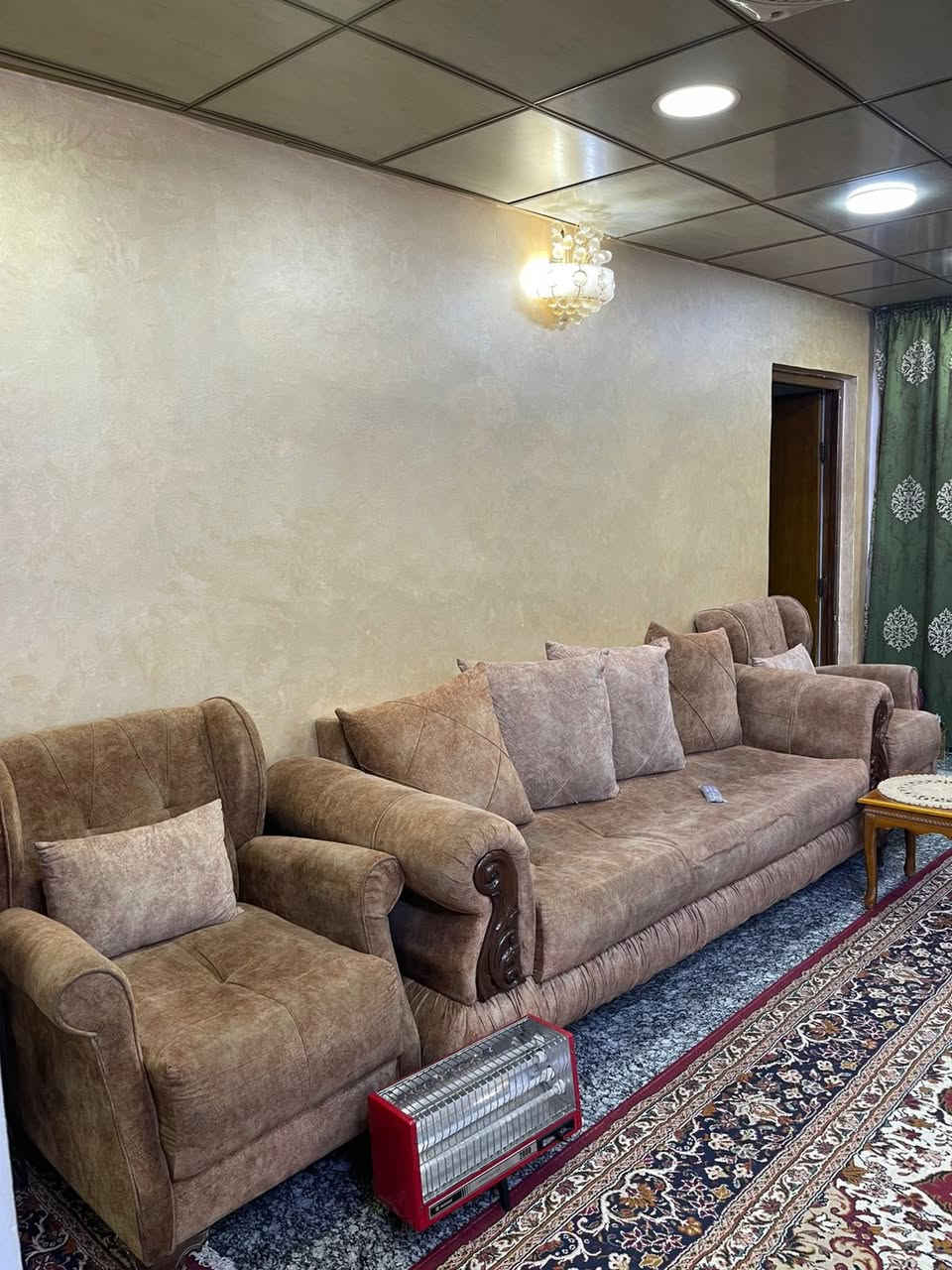 للبيع تخمين قنفات كل واحد 10 مقاعد يعجبك واحد او ثنينهن ماكو مشكله مكاني بغداد حي القادسيه 
***********
***********
