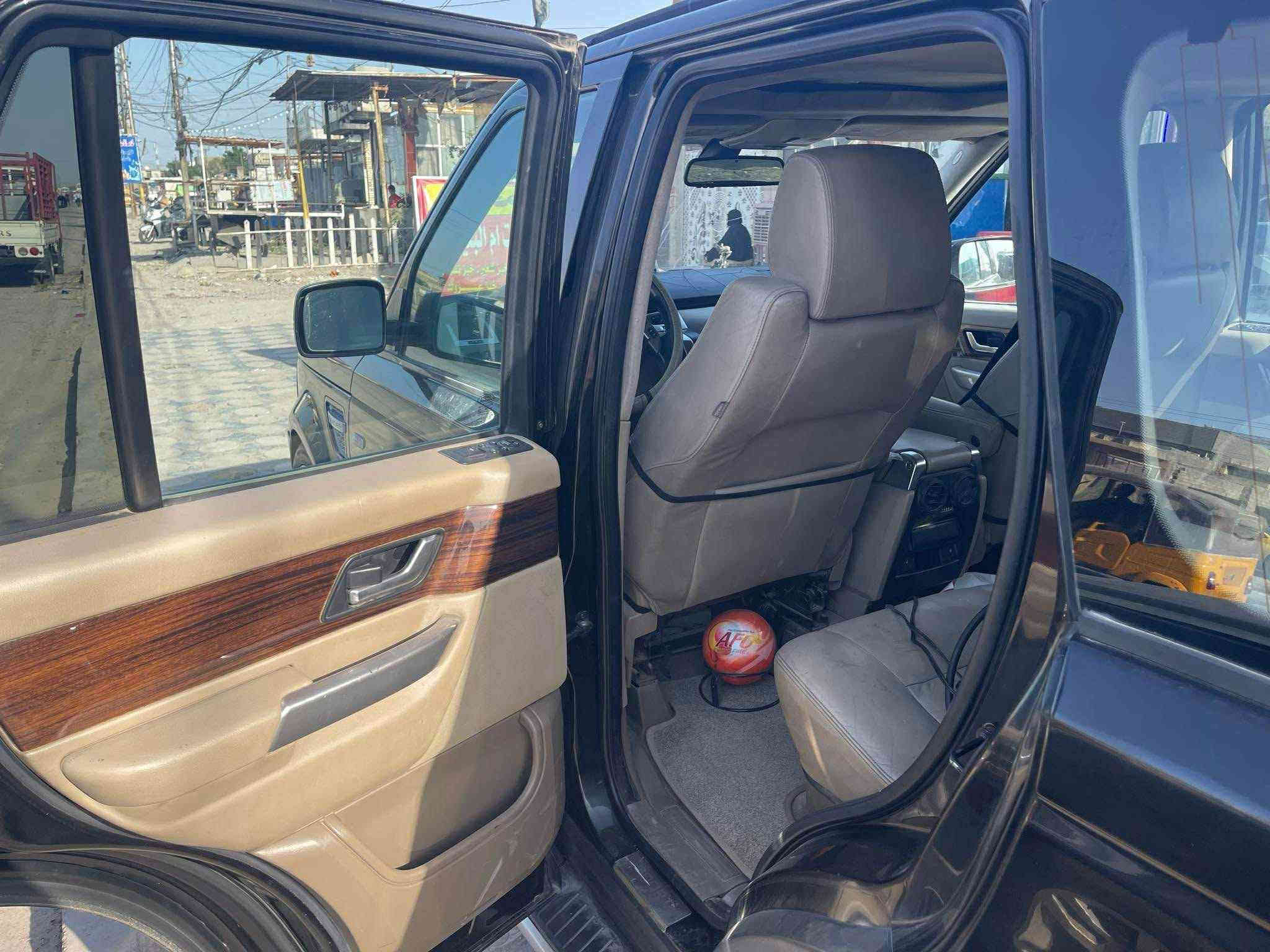 يا الله 

للبيع او مرواس رانج روفر2009

كير او محرك 8 سلندر نظيف ممفتوح برغي بي

1_ محور دبل و لوي 

2_ فول مواصفات

3_كشنات جلد

4_كشنات كهربائيه 

5_حساسات امامي خلفي

6_لايت زينون عدسه بلادي لايت زنون عالي

7_داخل بيجي

8_سلايد روف 

9_شاشه 

10_كشنات تدفه تبريد

11_مكفوله من الحادث صبغ بنيد فقط 

12_ويل كب تخم بي فطر ومصلح

13_تخم تاير نظيف

14_داينمو جديد

15_باتري جديد

16_منضومه بانزين مامفتوح بيها برغي 

17_بلكات الشركه بيها 

18_نوزلات.  الله شاهد مامفتوح بيها برغي كله بلادي

19_ماتفتح بنيد غير بس تبديل دهن واضافة مي

20_رقم مميز بغداد 

21_ السيارة اتريد تحويل او وكاله حاضر والسعر 135 ورقه وبيها مجال 

 للاتصل ***********//***********

مكان السيآرة بغداد 

هذن ارقامي بيهن وتس اب غير متواجد على الفيس اتصال او مراسله
