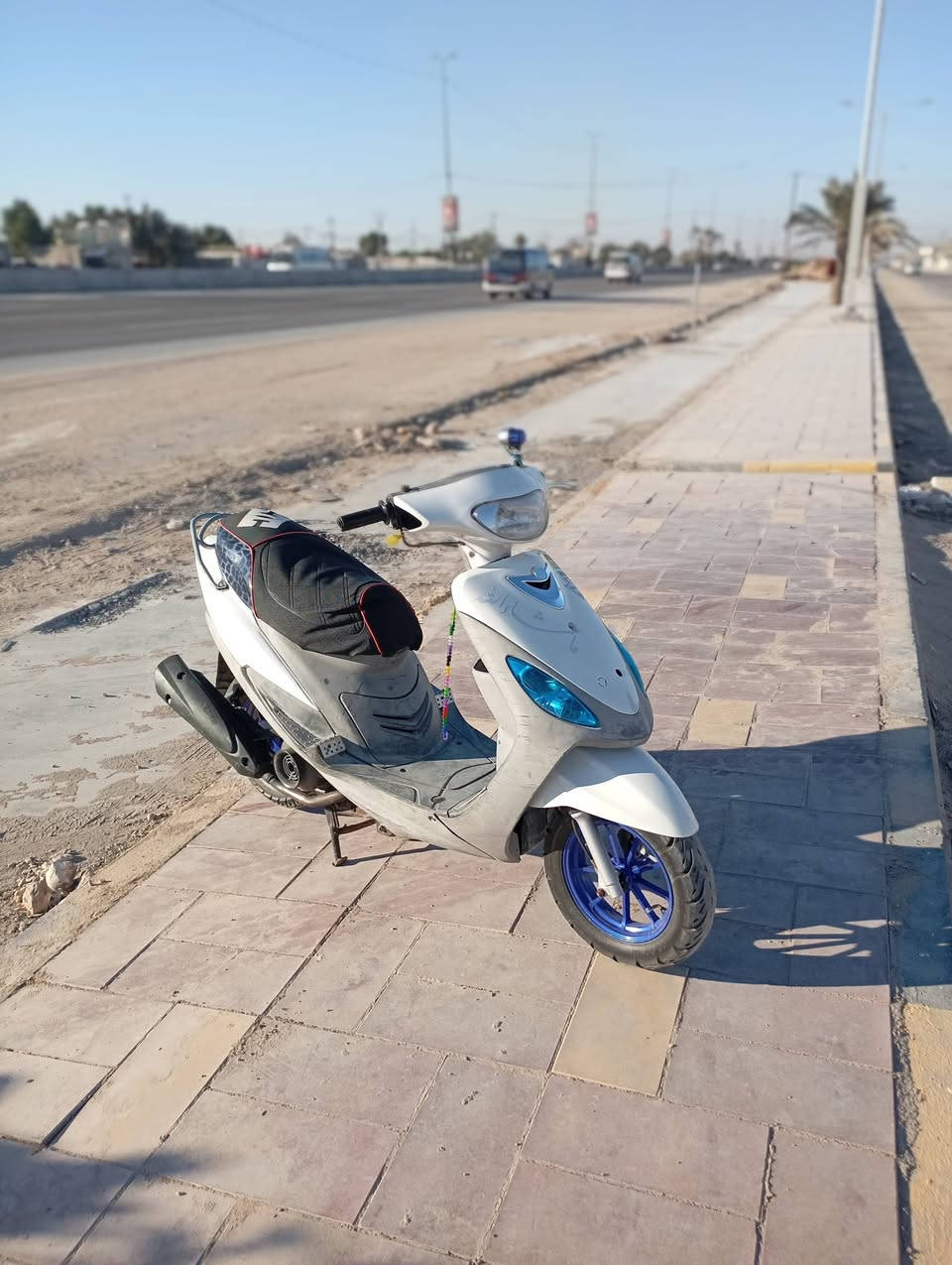 سلام عليكم دراجه البيع كامل مكمله ماعايزه برغي 49بلادي مامفتوحه شرط الشلعه تشك الكاع مكان نجف عمود 350
رغمي بي واتساب... ***********
