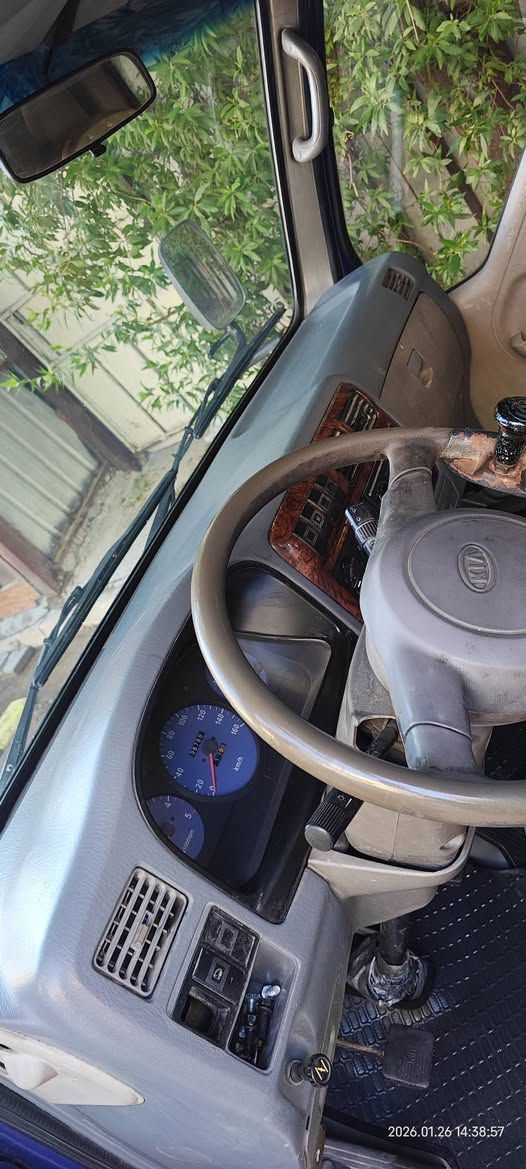 السلام عليكم
كيا بنكو 2001 
باسمي رقم بغداد 
السيارة كفالة عامة كير مكينة اكسل
كشر لا صبغ لا حادث 
السيارة صارلها عندي 23 سنة على ايدي 
كهربائيات كلها شغالة بلادي 
داخل نضيف 
مكاني بغداد شارع فلسطين 
*********** متوفر واتس غير متواجد فيس بوك 
السعر 75 ورقة
