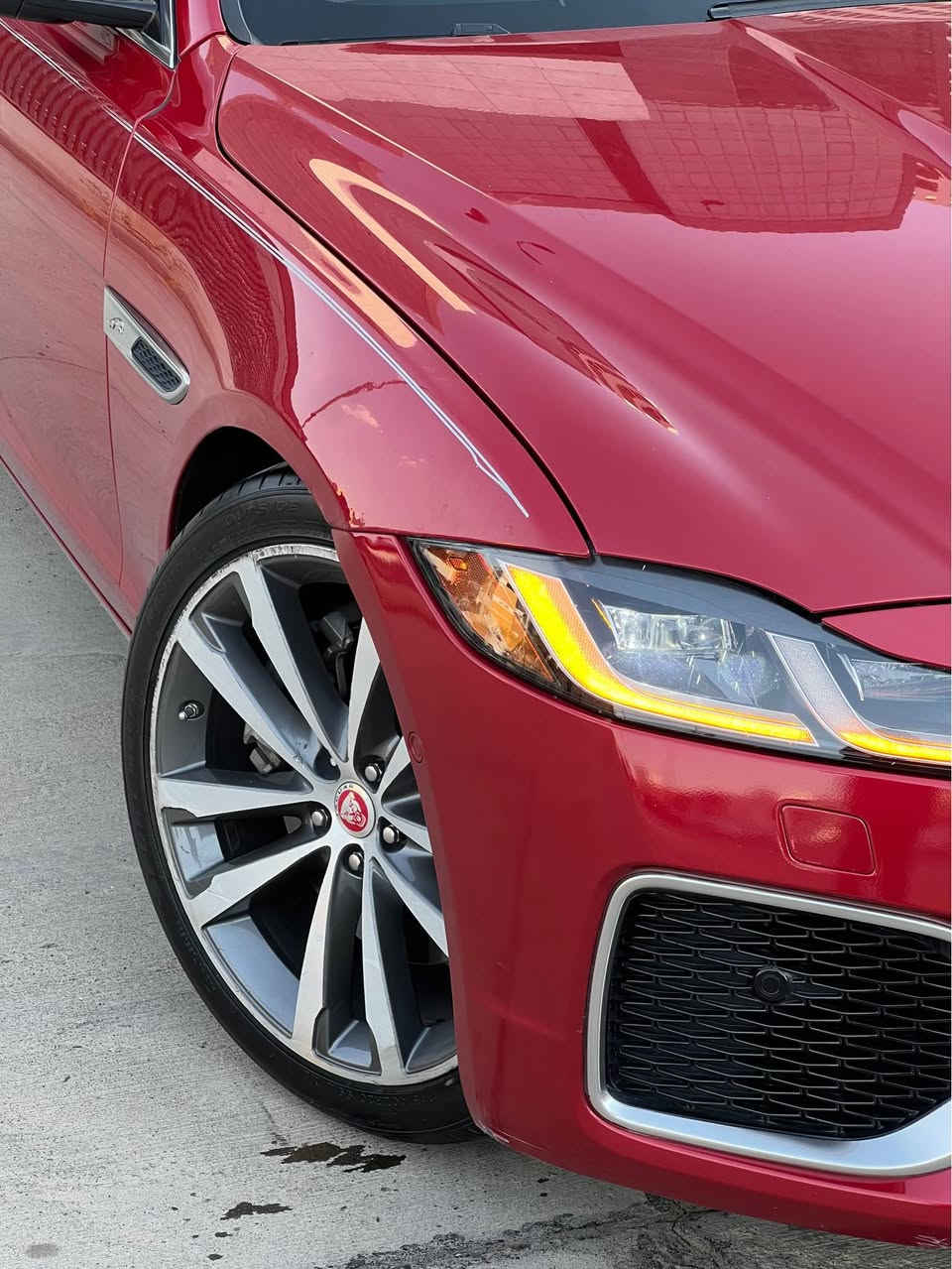 جاكوار XF SE موديل 2021
***********
***********
* محرك 2.0 تيربو
گیر أوتوماتيك 8 سرعات
* فتحة سقف
* بابات شفت
* شفتات على المقود (Paddle Shift)
* شفت الصندوق (فتح الشنطة كهربائياً)
* 2 سويج
* تشغيل ودخول بصمة (Keyless)
* شاشة لمس
* كاميرا خلفية
* حساسات أمامية وخلفية
* مقاعد جلد كهربائية
* تدفئة وتبريد للمقاعد الأمامية
* تدفئة للمقاعد الخلفية
* مكيف ثنائي المناطق (حار وبارد)
* مثبت سرعة
* نظام المحافظة على المسار (Lane Assist)
* مرايات كهربائية قابلة للطي
* إنارة LED
* جنوط ألمنيوم أصلية
* سيارة فخمة، نظيفة، وثباتها عالي على الطريق أربيل, العراق
