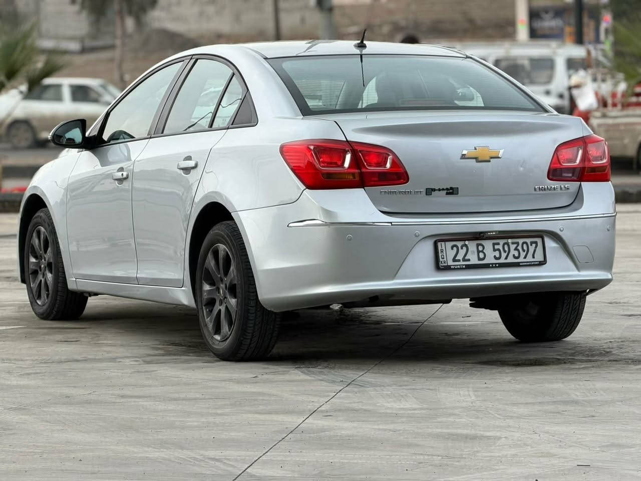 السعر 89 $$          ***********
كروز موديل 2017 خليجي مكينه كير شرط تبريد شغال  سنويه رقم جديد بأسمي شرط التحويل صبغ جاملغ وحافه البوند بدون دواخل كير توماتيك جامات كهرب شاشه كاميره تحكمات جهتين حساسات مثبت سرعه
