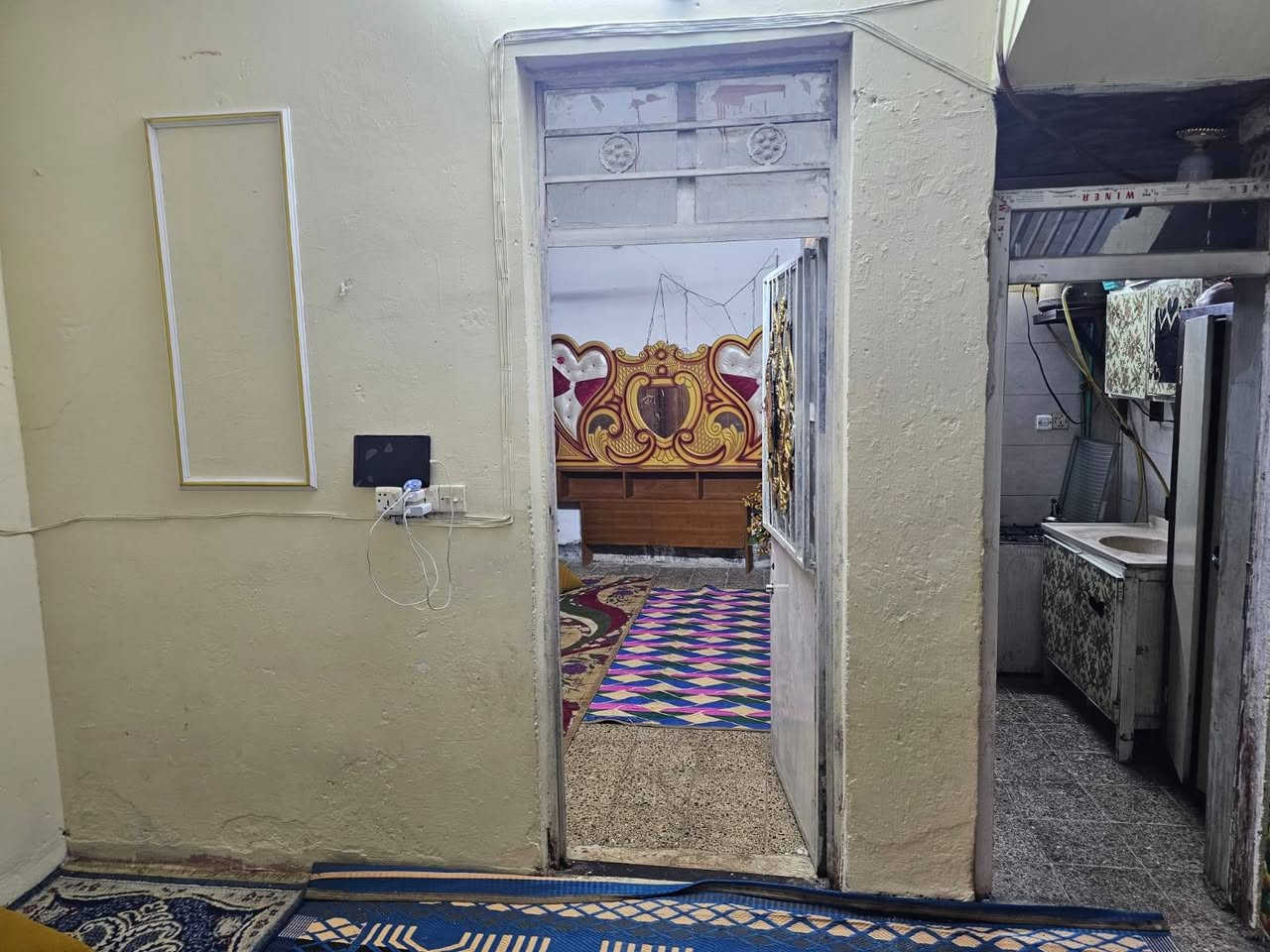 بيت زراعي حي السفير 100متر طابق واحد قريب شارع الطاقه قريب ابو علي المضمد ماء خابط وحلو شارع مقرنص
*********** طابو زراعي
