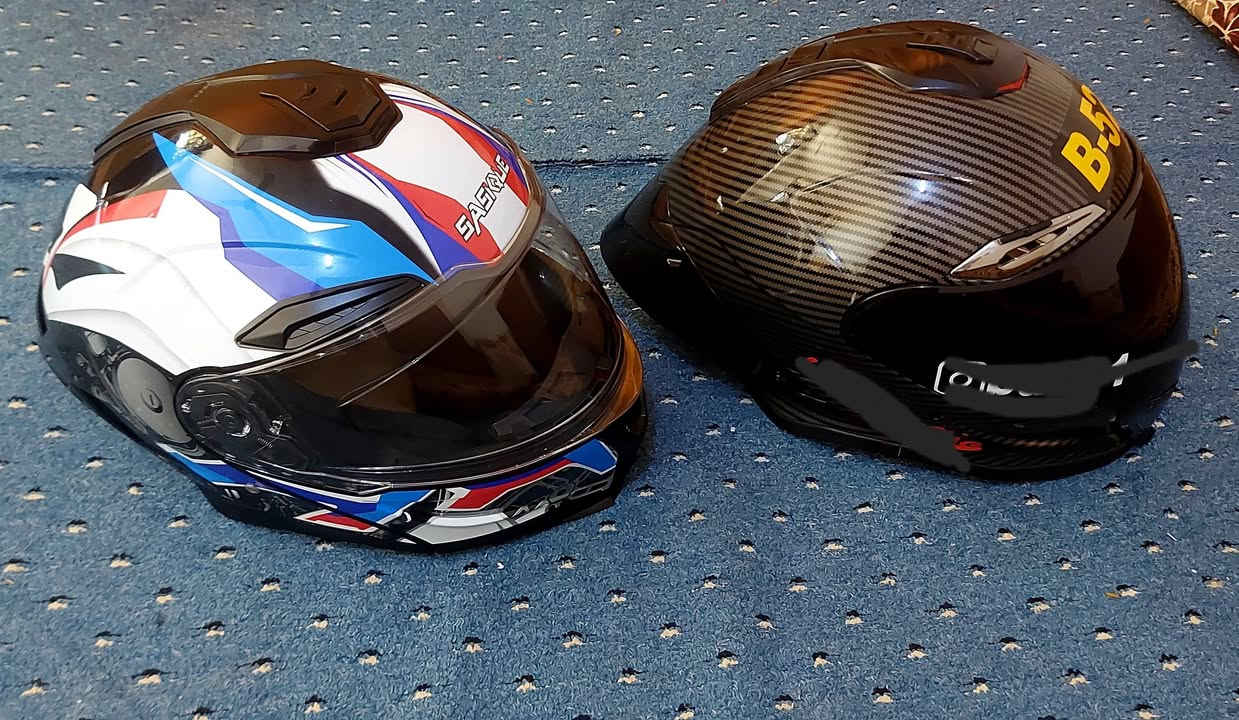 الاسعار ثابته
خوذه كاربون فايبر اصل مستخدمه قياس لارج فج ثابت ١٥٠ هيه وسماعه 
خوذه فج قلاب جديده غير مستخدمه قياس لارج ٨٥ هيه وسماعه 
صندوك دلفري عليه تزويدات بسيطه ٤٥ 
ستاندات مبايل ينشدن بل مرايه ثنينهن ٢٠
جنط صفاحيه ٥٠ 
للتواصل خاص ماكني الحبانيه السيسي


**إذا كنت صاحب هذا الإعلان وتريد حذفه لأي سبب، رجاءا أرسل رسالة إلى الدعم الفني**