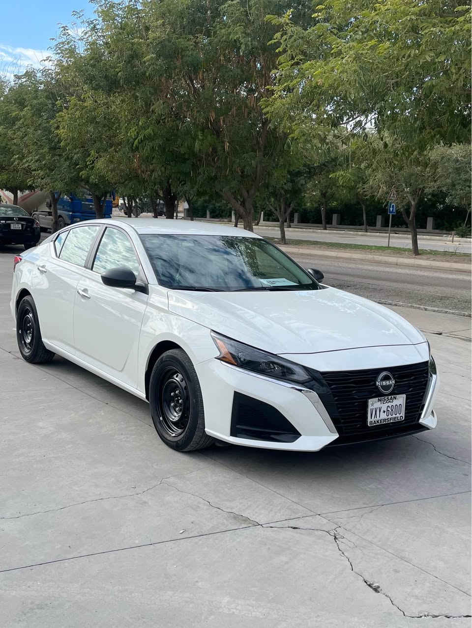 سلام علیکم 
 نیسان التیما  altima S 2024  
٢٣ هەزار رۆشتوە 
تەنها سندوق بۆیاخە 
ژمارە کاتی ٢ مانگی لەگەڵە
ناونیشان کەلار 

رقم شانسی  و سونەر موجود 

نیسان التیما  altima S 2024  
سیارە ماشیە ٢٣  mill 
صندوق مصبوخ 
مکان سیارە بە کلار

سیارە کاتی یترقم شمالی 

 *********** كالار, السليمانية
