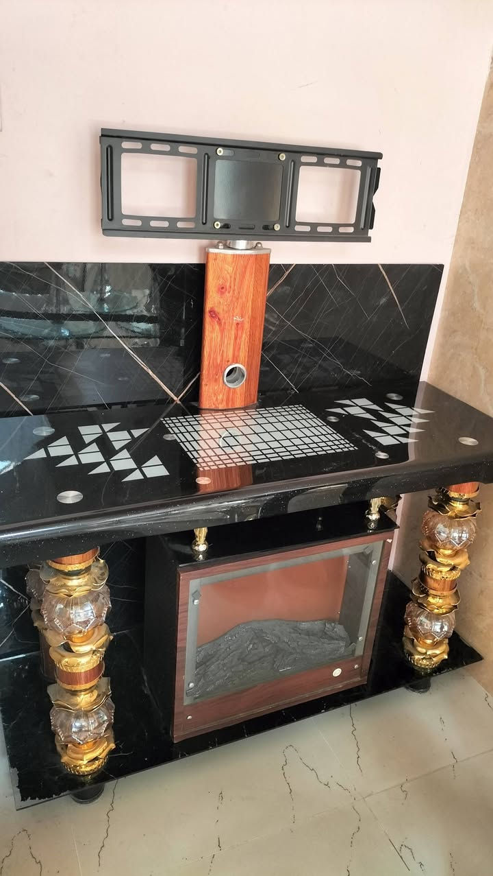 ميز محل مترين جام 6 ملم ثقيل سعر 60 الف
بايسكل رياضه نضيف سعره 25
غساله ماطور نشاف جديد وماطور الغسيل احترك سعر 20الف 
كليكوت اطفال القطعه  5 الاف
مكنسه صغيره سعرها 10 
ميز مع 4 طبلات نضيف حيل سعره 75 الف 
ميز بلازمه 30 الف هوا والمنضر مالته 
مزهريات جدد القطعه 5 الاف 
مكينه بدون ماطور سعرها 5 الاف
مكاني موصل الايمن 17 تموز 
***********
