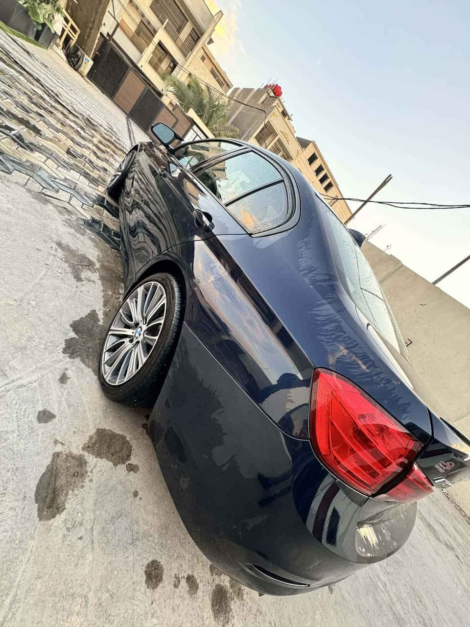 السلام عليكم .
للبيع او مراوس بسيارة عالية

‏BMW 2016 320i Twin Power Turbo 
السيارة بأسـمي سنوية جديدة و رقم و هزة وبراد كلة جديد فقط تحويل ..
ماشـية ( 200.000) قابلة للزيادة .. اللون نيلـي مميز جدآ
الضـرر بونيـد و چاملغ جهة السائق بدون دواخل .. ايرباك ستيرن راجع سيستم و جاهز و كامل ..
المواصفات :
1- بصمـة تشغيل 
2- تحكـم ستيرن جهتين
3- فتحة سقف طگتين
4- مثبت سرعة
5- ثلاث وضعيات للقيادة
6- تبريد قطعتين ثلـج
7- داخل لونين و صاج
8- نظام ترحيب
9- كشنات جلـد
10- تدفئة كشنـات
11- داخـل لونين + صـاج 
12- مـاوس تحكـم بأنظمة السيـارة
و بعـد هواي من مواصفات الـ BMW المعروفـة
السـيارة بدون اي نقص و بدون اي مصرف تايرات جديدة جدآ و باتري جديد و دهن المحرك جديد .. وبوليش و حمام جديد يعني بدون اي مصرف ..
مكان السيارة : بغداد
رقم الهاتف : *********** أربيل, العراق
