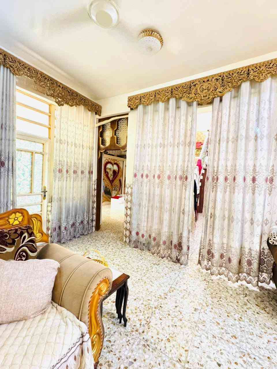 🏡 دار للـــبيــــــــع
📍 الموقع: حي الامام شارع المستوصف 
✨ المواصفات:  
▫️ المساحة: 200 م²  الواجهة 11 م
..........
🔹 محتويات الدار: 
_ غرفة نوم 3 
_صالة 
_ مطبخ 
_ كلدور 
_ صحيات 
---------------------------------
📞 للاستفسار والمعاينة: 
الاتصال على الارقام :
***********☎️ واتساب    
او مراجعة المكتب 
الحلة _  شارع المقام / مجاور مول الحسن 
--------------------------------
✅ نستقبل جميع عروضكم السكنية 🏠 والتجارية 🏡 بكافة مناطق الحلة
