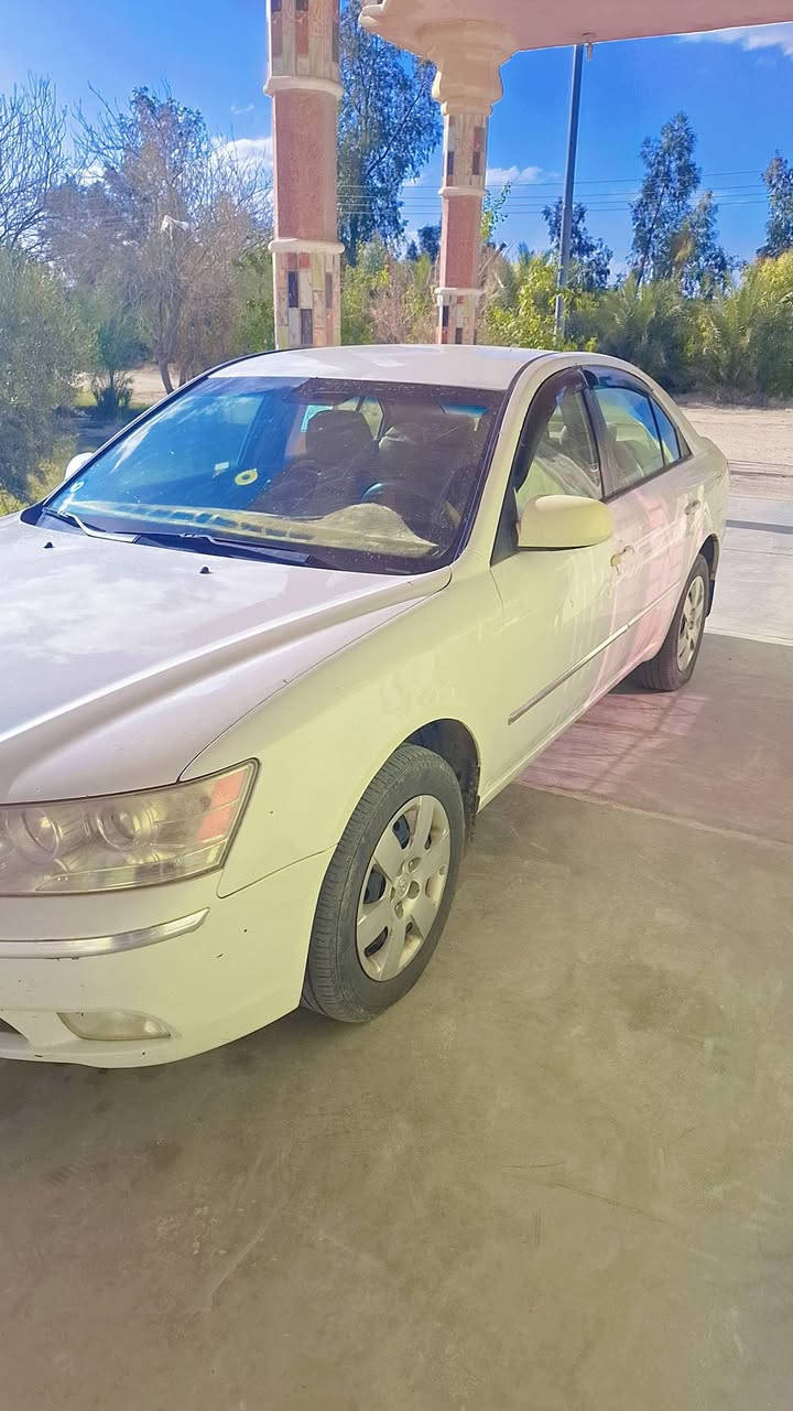 سوناتا وارد امريكي موديل ٢٠١٠ بيها ٤ قطع صبغ للجماليه بدون ضربه محرك ٢٤٠٠ نظام واحد  مكانها الانبار عامرية الفلوجه رايدها ب٩٣ وبيها مجال ***********
