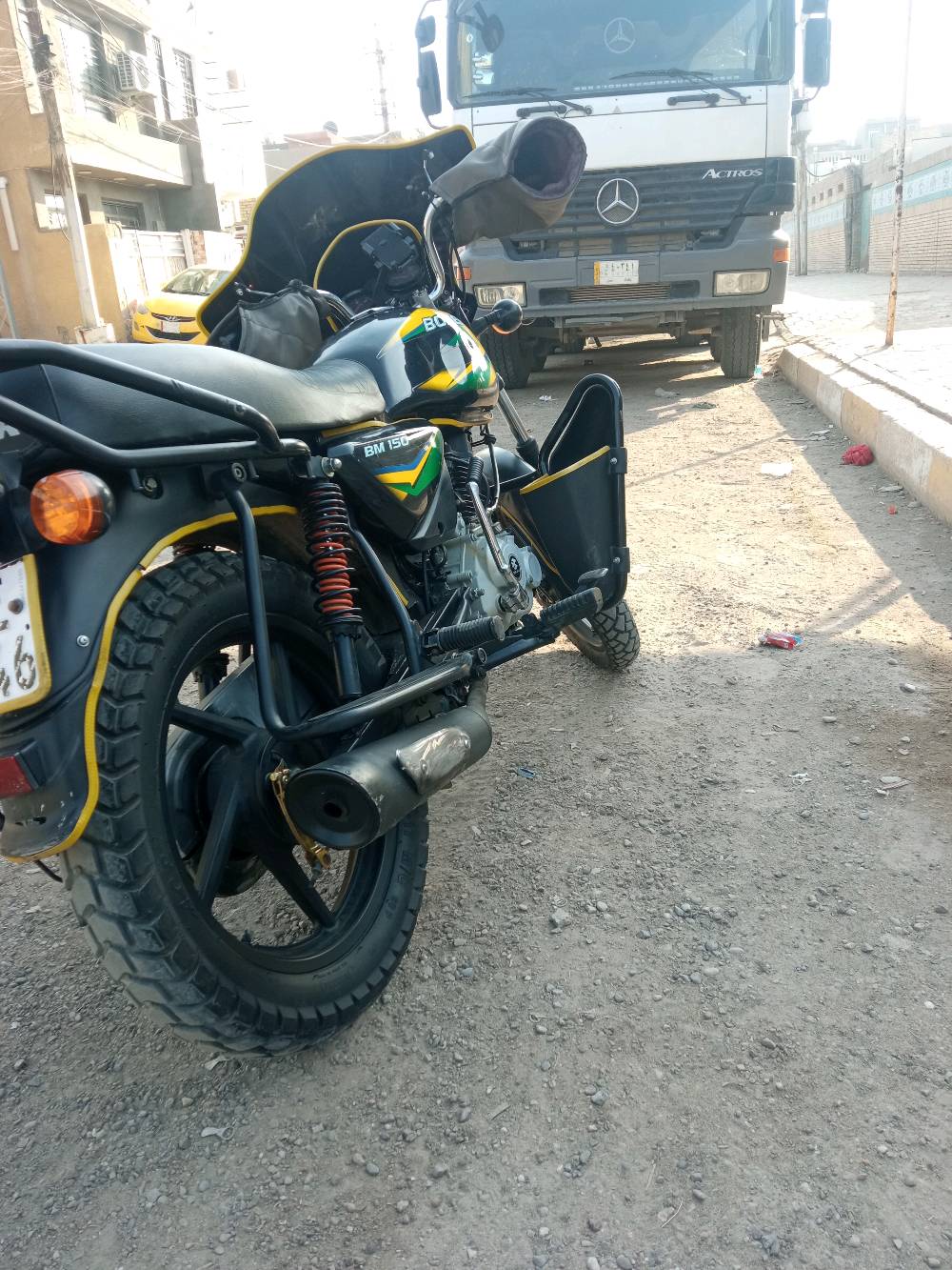 سلام عليكم  دراجه بوكسر موديل 22 رقم وسنويه بغداد  دراجه شغاله جاهزه نكره سلف دراجه حلوه ونضيفه  كهربائيات دبلات كلها شغالات دراجه كبل بوجهك الشارع مكاني بغداد الجديدة موبايل *********** موجود واتساب 