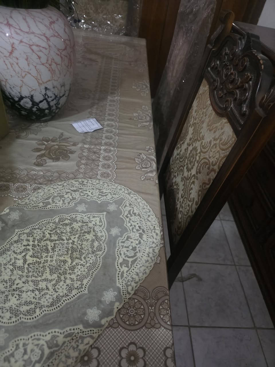 غرفة طعام بوفية وميز ٦ كراسي ايطالية للبيع للاستفسار ***********
