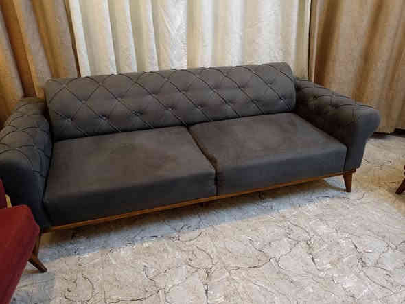 للبيع تخم تركي 8 مقاعدنظيف جدآ
هيكل حديد سرير ارجل خشب زان تكمه
للاستفسار الاتصال بالرقم ***********
