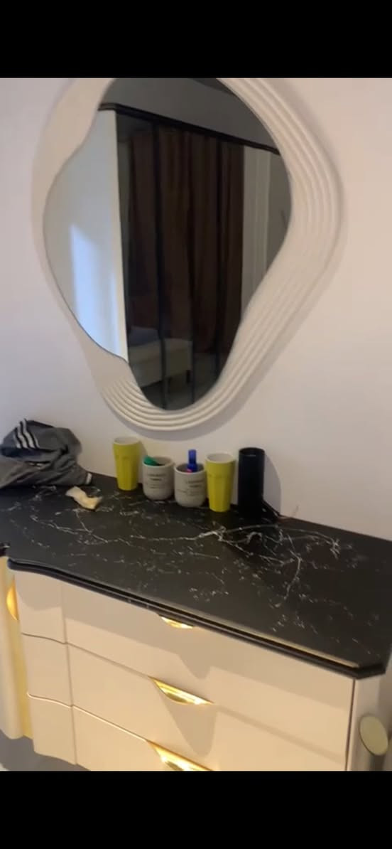 غرفة نوم تركيا للبيع 10 قطع مستعجله على بيعها والله..السعر مليون


**إذا كنت صاحب هذا الإعلان وتريد حذفه لأي سبب، رجاءا أرسل رسالة إلى الدعم الفني**