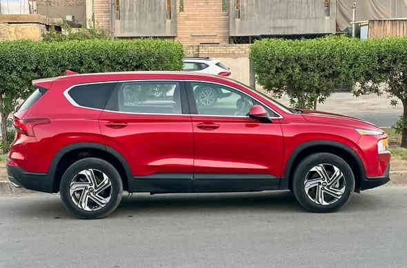 للبيع سنتافيا موديل 2022  لون احمر جديدة كلش 
حادثهة باب السايق جانبي  والكنر مال جاملغ بي بارد  يعني قطعة صبغ فقط باب بدون دواخل ولا ايرباك ولاشواصي مكفولة
محرك2500
مواصفات السياره 

داخل 
تشغيل. عن بعد
السياره بيها 4 اربع انضمة قياده
السياره توقف ذاتي+تحديد مسار
رادار خلفي 
رادار امامي 
توقف ذاتي
تبريد قطعتين تبريد
السياره اشارت ترحيب +قياده ذاتيه +كروز سرعه 
شاشه كار بلي و اندرويد + تحكماة ستيرن  +شفتات رياضي  
لد LED نهاري اماي خلفي 
السياره وارد امريكي
السياره ماشيه (31)الف مايل  للعلم السياره ترايها اخت الزيروا !!!
الحادث موضح بل صور ادناه بجم كبس 
بدون ايرباك فقط البرده
سعر السيارة ( 210)ورقه  وبي مجال بسيط
فحص هزه رقم كله جديد 
السياره ترايه زيروو جديدة بمعنئ الكلمة
للاتصال ***********
