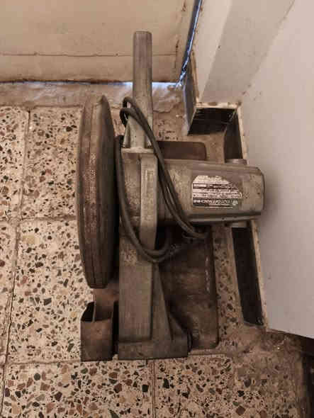 كتر هيتاشي نظيف للبيع هاتف ***********
