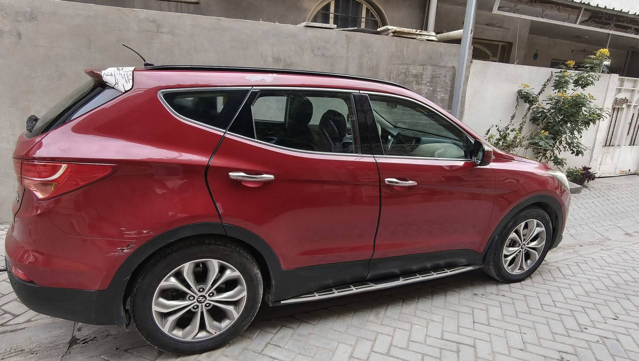 السلام عليكم
سنتافي 2014 لون احمر 6 سلندر 3.3L ، 4WD المكان بغداد.

 ماشية 102الف تخم تايرات جديد صدر أمامي جديد فول مواصفات خليجي بيها اضرار خفيفة بالبدي موضحة بالصور ، بانوراما كاملة ،دخول بصمة، بصمتين بردات خلفي
7 راكب مرايات شفط وتدفئة كشنات امامي كهرباء اوتو بارك اوتو هولد حساسات خلفي اصطدام وغيرها من المواصفات الجهة اليمنى مصبوغة السعر 165 وبي مجال للتواصل ***********
