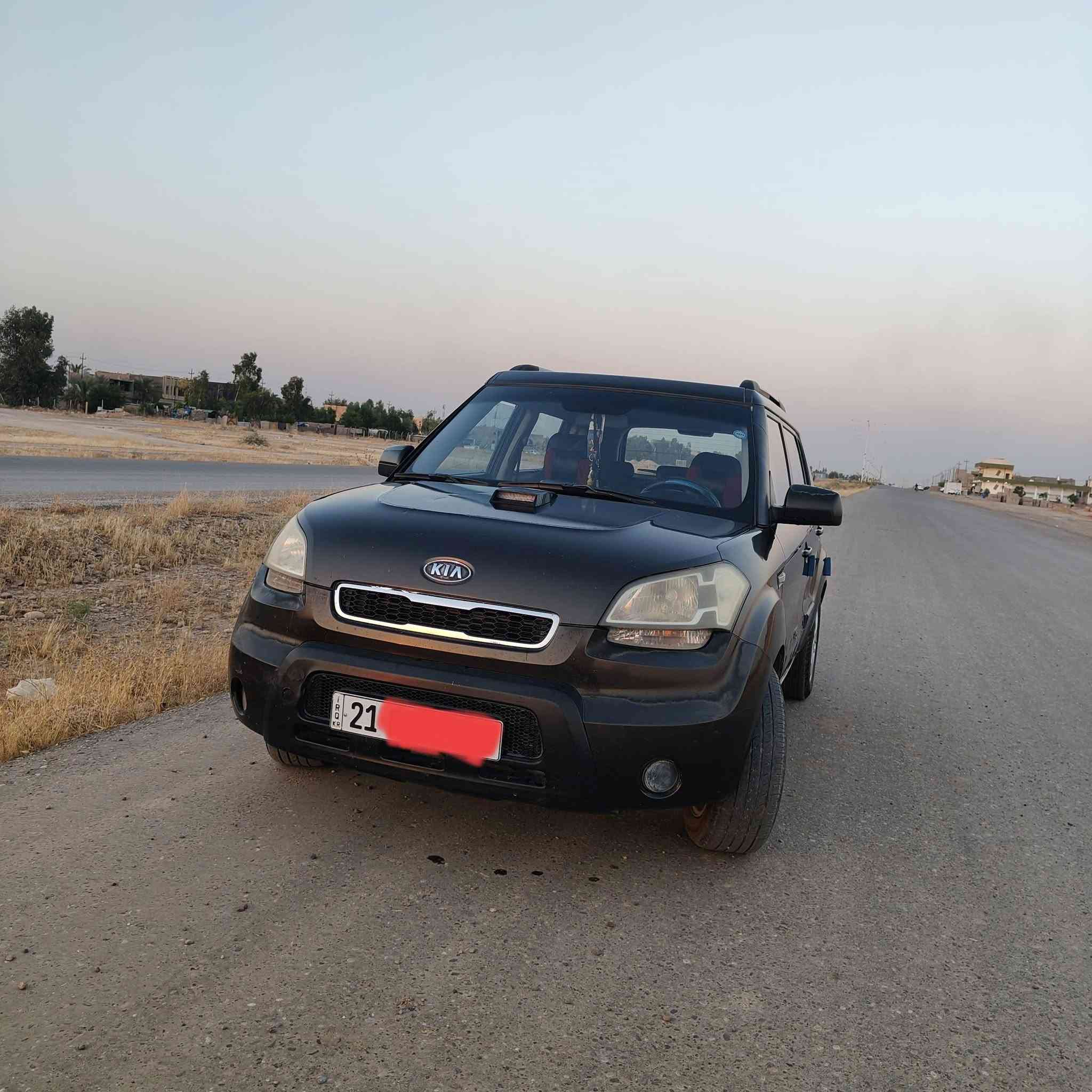 سيارة كيا سول خليجي موديل 2012 بمحرك 1600 للبيع أو المراوس! 🚗 الكير عادي، تخم التاير جديد، الصدر نظيف، وكهربائياتها كلها شغالة تمام. 💡 رقمها سليمانية دولي والتحويل شرط. التبريد شغال بس يحتاج غاز بسيط، وفيها حساسات خلفية، بيها 3قطع صبغ  فحصها السنوي لحد 2030. السعر 78 وبيه مجال. 💰 للجادين، تواصلوا على الرقم: ***********. #كيا_سول #سيارات_للبيع
