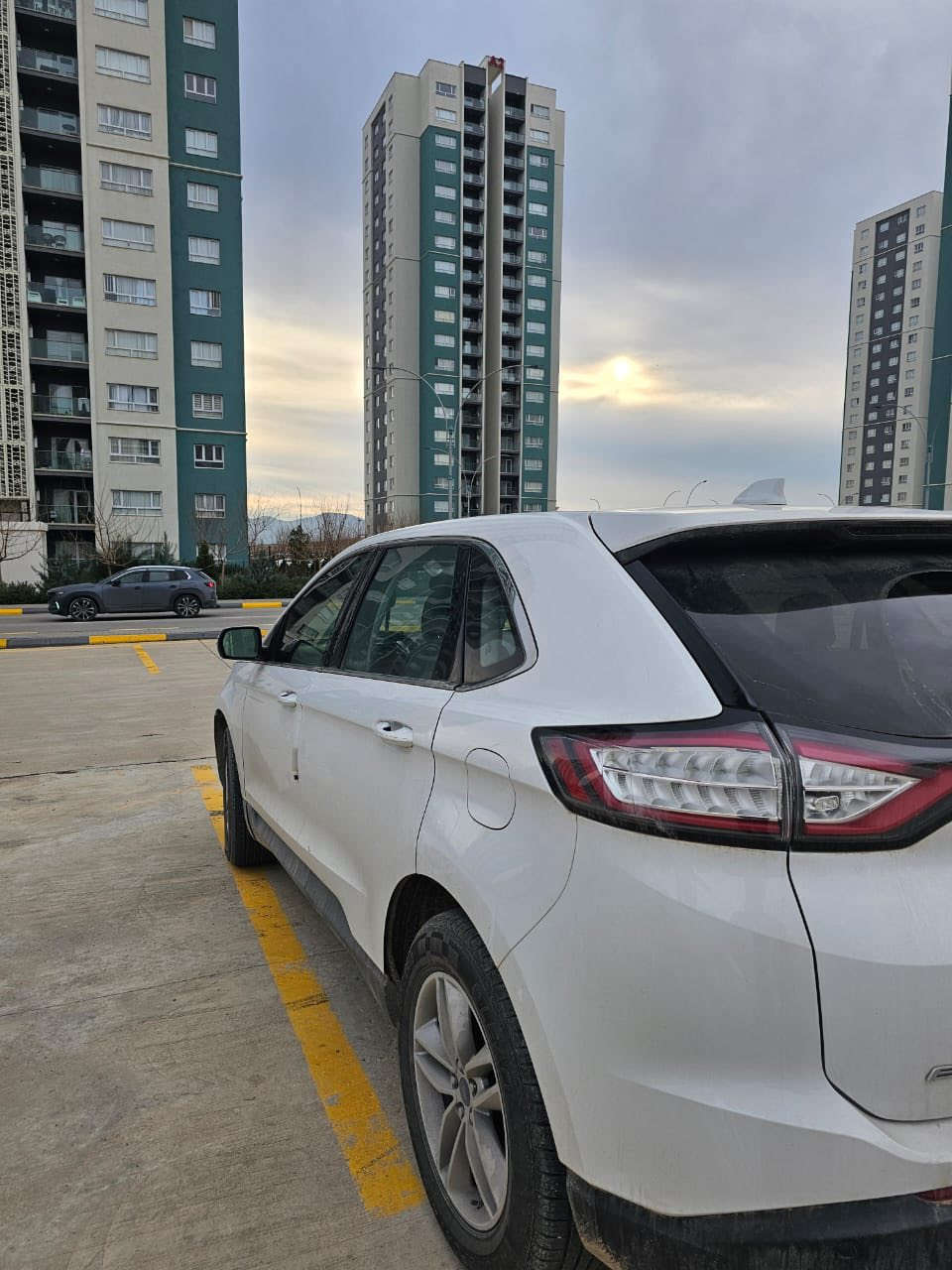 ‎فورد ايدج
2017
‎مواصفات sel
‎مكينه 6 سلندر
‎داخل جلد
‎شاشه سوني
‎رادارات جانبيه
‎حساسات
‎شغال
‎بعد مواصفات هوايه بيه
‎السياره وارد كلين تايتل بدون ضرر
‎تخم تاير جديد
‎المكان سليمانيه
‎السعر جدا مناسب بنظافتها ومواضفاتها.  200$ ومعامله
‎للاستفسار عن السياره 
‎تحويل وكال بشرت
***********
