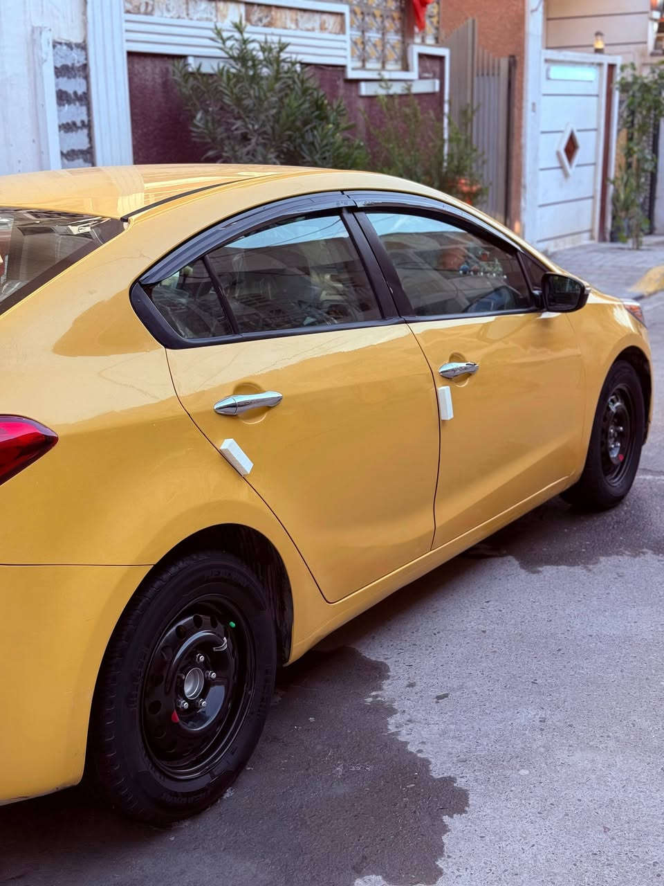 فورتي موديل ٢٠١٤ ضررها تبديل بابين فقط بدون ايرباك مكينه دوش وكير وصدر وتبريد كل مكفول السعر ٩٧ بيها مجال الاتصال *********** عنوان الشعب
