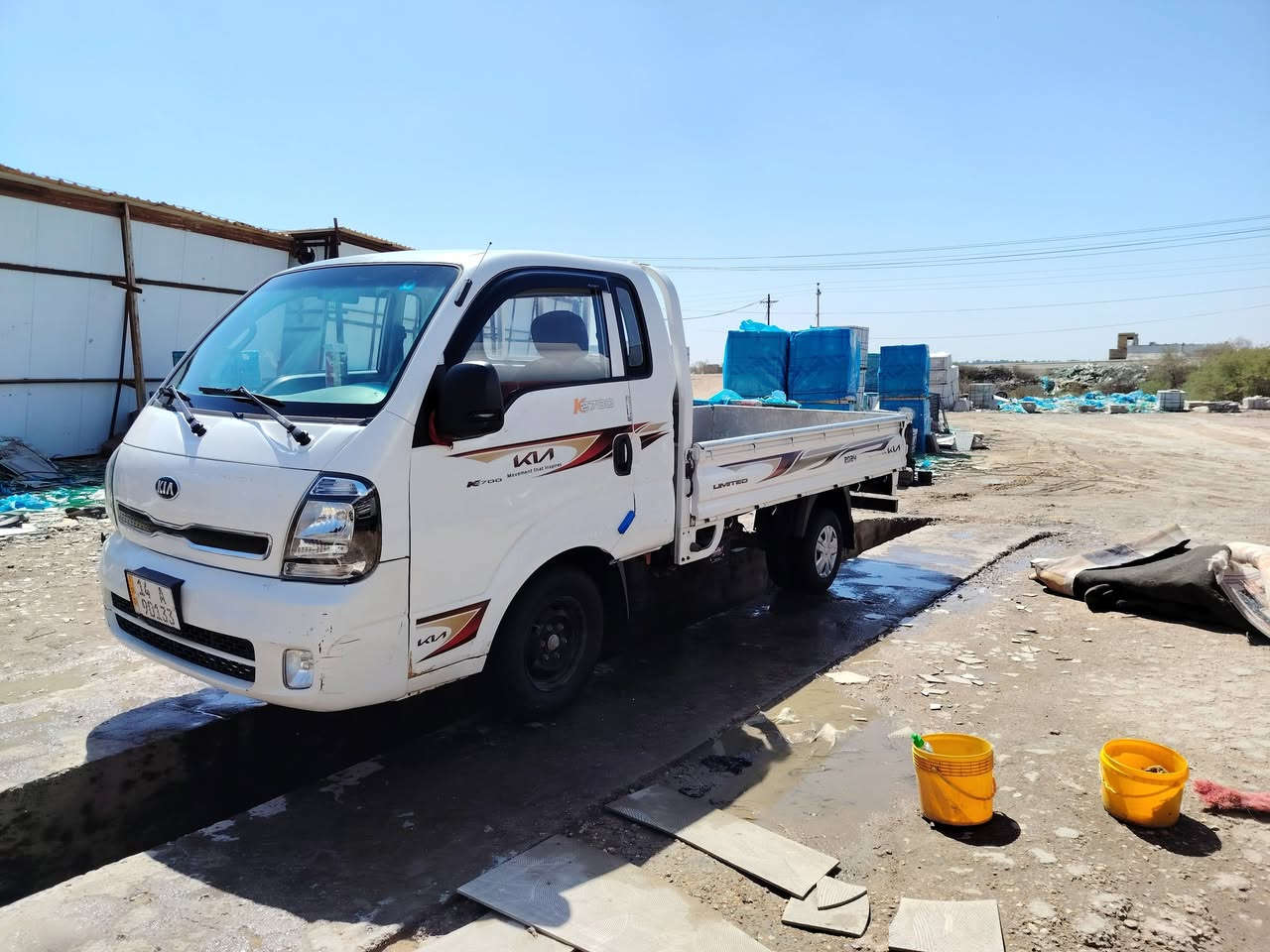 سلام عليكم كيا حمل موديل ٢٠ تحويل ثاني يوم سنويه مجدد رقم انكليزي مكان ذي قار سوق الشيوخ رقم ***********
