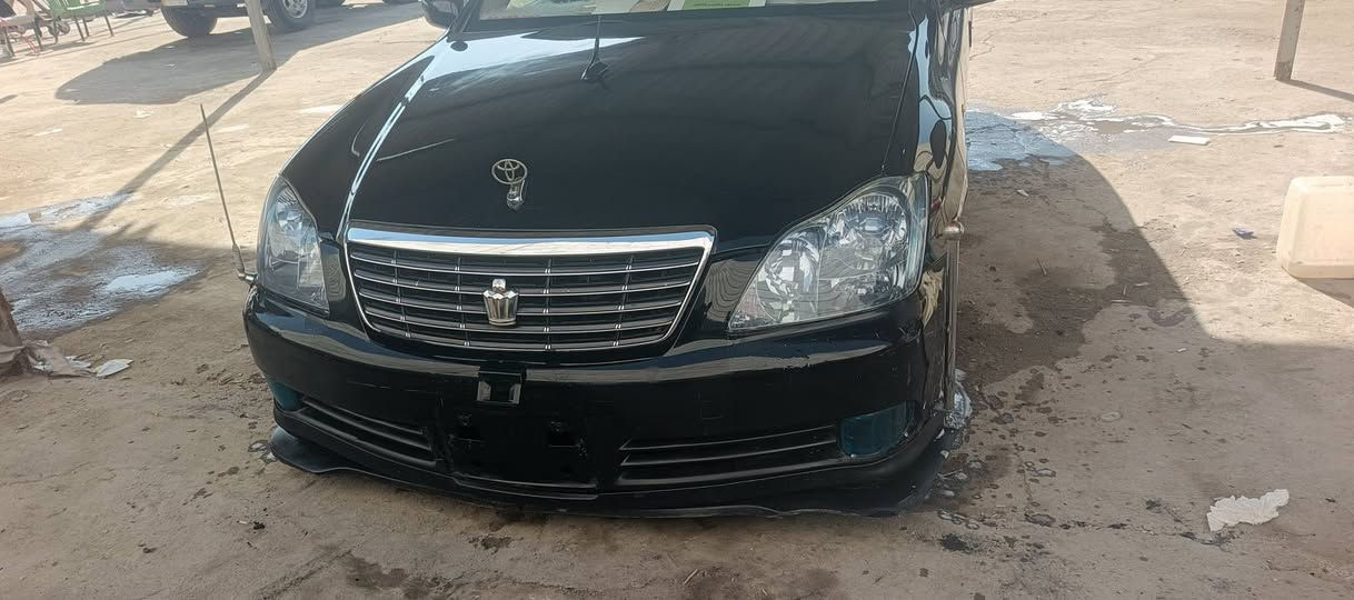 السلام عليكم شاهينه للبيع مكاني كربلاء مابيهه اي نقص تبريد تخم تاير حداديه كامله حساسات شاشه كامره مكينه جديده موديل ٢٠٠٧السعر ب٣٣مجال بسيط ***********
