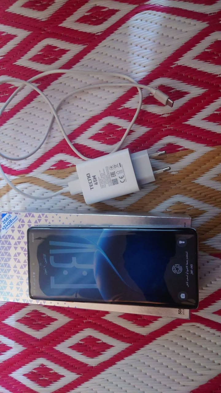 سلام عليكم 
للبيع تاكنو كامون 40 برو 5g 
نسخة 12+12 الي تجي بمواصفات اقوى من نسخة عادية
مع بطاريه 5200 ملي امبير
ومع ملحقاته كاملة كارتونه و الشاحن وكيبل شحن الاصلي 
السعر 425 الف وبيه مجال للشراي


**إذا كنت صاحب هذا الإعلان وتريد حذفه لأي سبب، رجاءا أرسل رسالة إلى الدعم الفني**