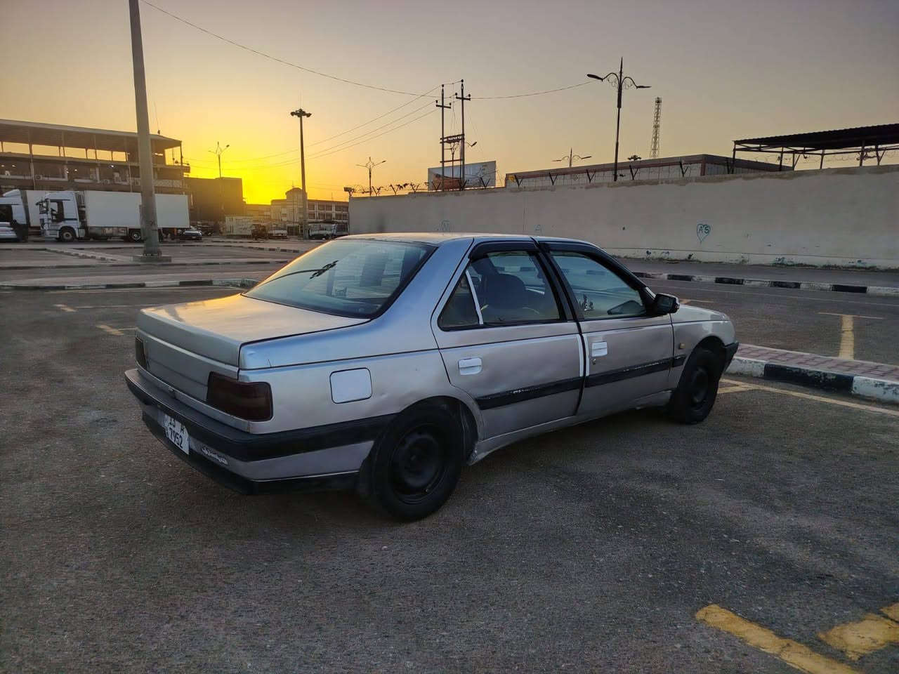 بيجو 405 مابييها اي نقص
تبريد رقم نكليزي ميسان باسمي
تحويل ثاني يوم 
مكينه وكير مكفولات مبدل بيه جاملغ امامي فقط مصبوغه عام للجماليه مكاني العمارة 
***********

