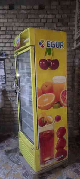 براد عمودي تركي اصلي شرط تبريد
ثلج مبدل بيه بس ماطور اصلي مكان
 بغداد مدينه الصدر السعر 250 وبي مجال رقم الهاتف ***********
