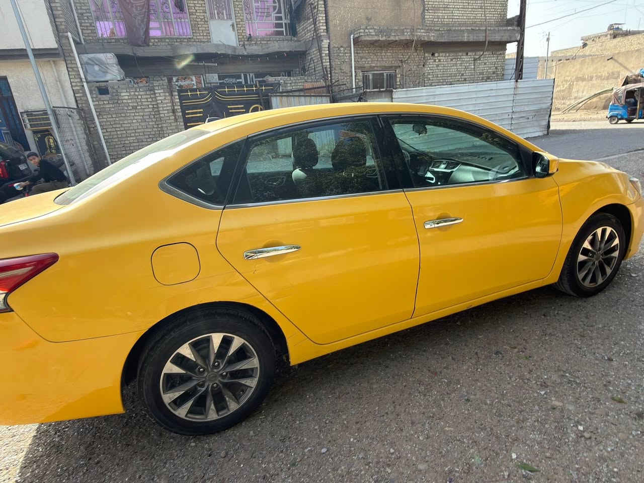 السلام عليكم لبيع نسيان سنترة 2018 حادث خلفي سعر 90  مكان  السيارة بغداد رقم الهاتف ***********
