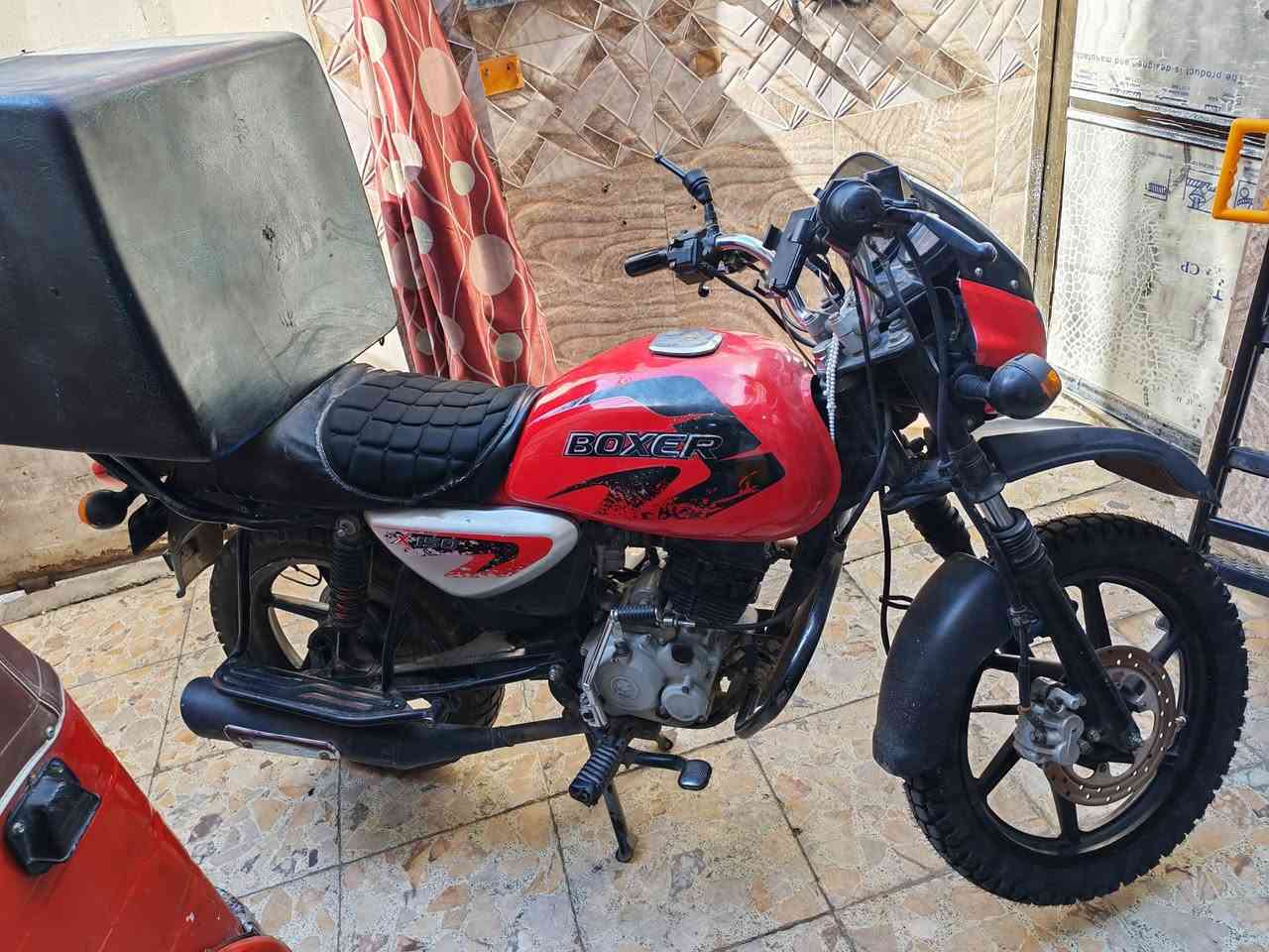 بوكسر موديل  21 نظافة تخبل اوراق كاملة لحد ترقيم سعر  مليون و 100 وبيها مجال
بغداد الحرية 
***********
