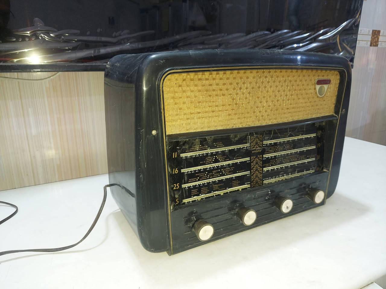 راديو من زمن الحرب العالمية الثانية لمبات نظيف جدا جدا شغال ماداخل تصليح ابو العين السحرية انكليزي اسمه مورفي السعر 100 دولار


**إذا كنت صاحب هذا الإعلان وتريد حذفه لأي سبب، رجاءا أرسل رسالة إلى الدعم الفني**