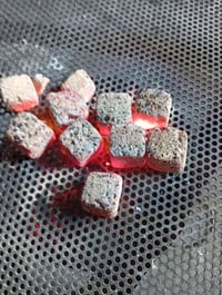 فحم مربع نيجيري سعر كيس 10كغم  10الف فقط فقط جملة يوجد 10طن جاهز للتحم...