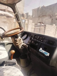 السعر 125ورقه  07704252883