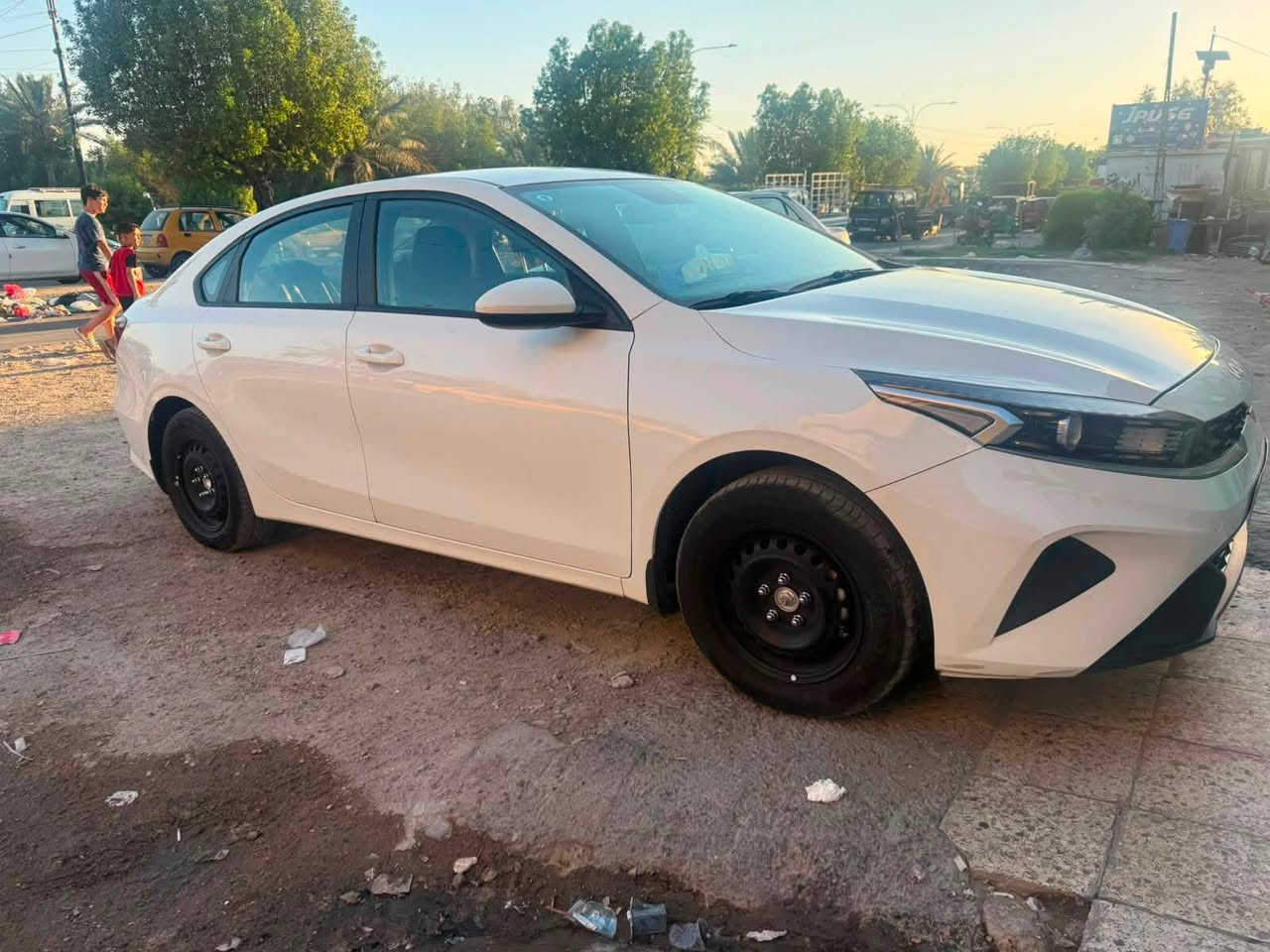 سلام عليكم سيراتو موديل 23 خليجي بيهه هاي الطختين محرك 200نص مواصفات بغداد الشعله السعر150(***********)ماشيه 54الف
