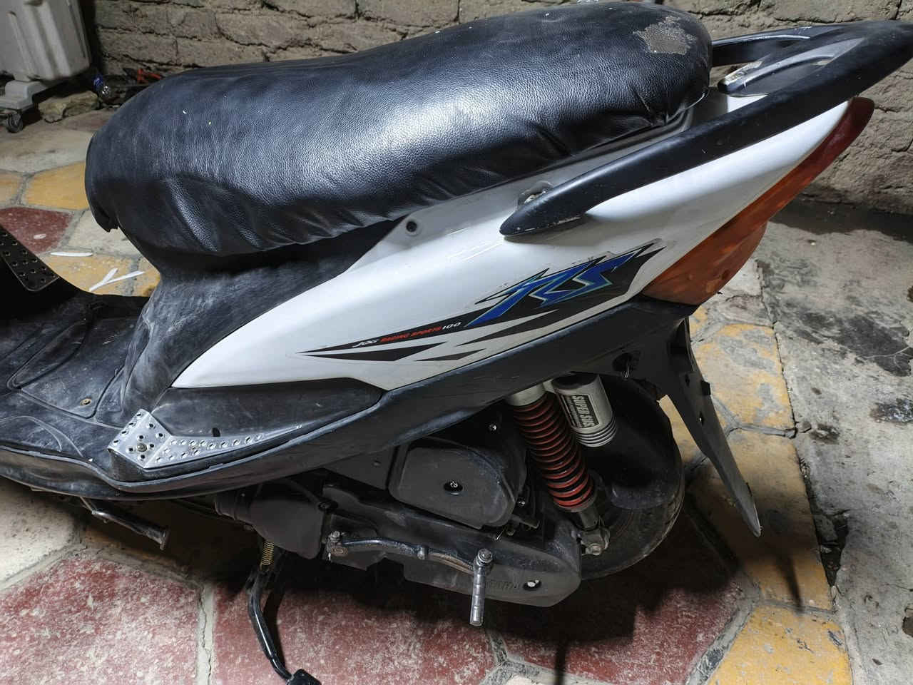 سلام عليكم دراجه ماكس عدله للبيع نضيفه وحلوه شغاله من طول الطول سلف هندر كهربائيات  كلها شغاله بوشه 50 بلاد سعر 500 شراي اتصل على رقم مكاني صالحيه قرب مركز الشرطه ***********
