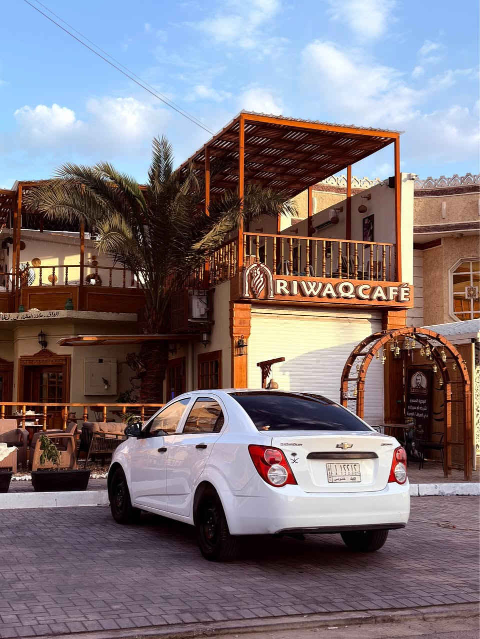 السلام عليكم 
شيفروليه سونك 2012 خليجي .كفالة عامة 
مكينه 1600 دوش كير اوتماتيك.
سياره بلاديه كهربائياته و مكينته كله على لبلاد 
سياره نضيفه وجهازه من تبريد و حداديه و تخم تاير و دواخله جدد سنويته 2028 تحويل مباشر .
عنواني البصره طويسه.
السعر 68$.
هاتف ***********
*********** البصرة, العراق
