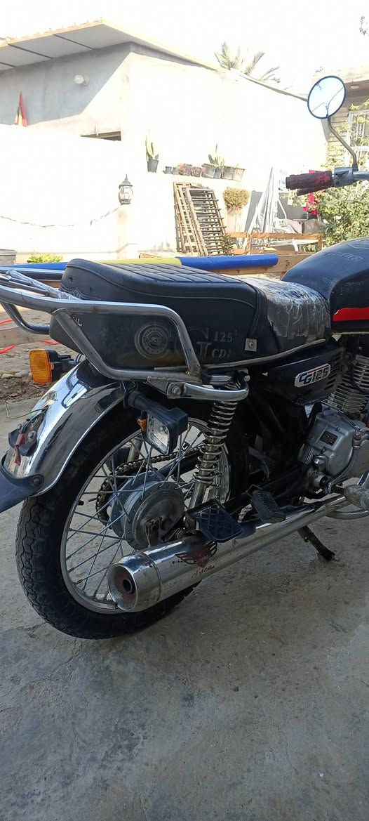 تايكر .موديل 21 اوراق 3
500 وبيهه مجال  بسيط 
مكانهه قطعه الصويره 
***********
