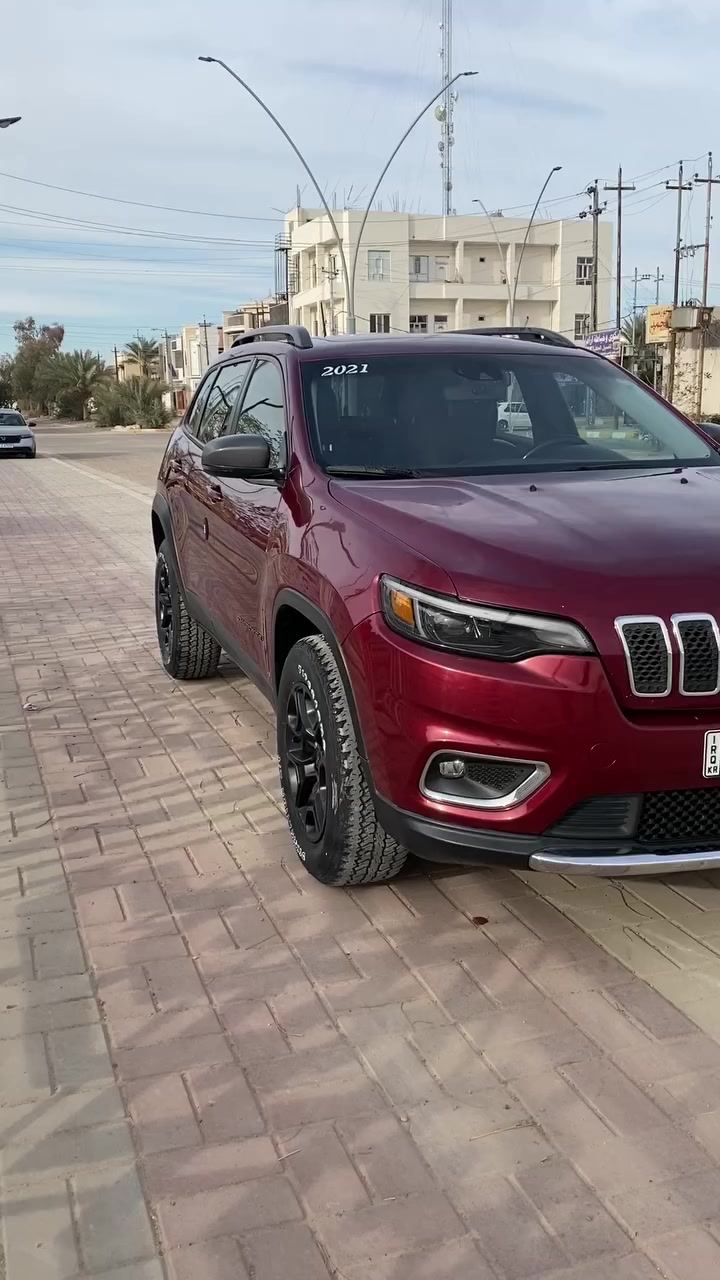 وحش امريكي جيب
شيروكي ترايل هوك ٢٠٢١ 
فول مواصفات 
تشغيل عن بعد 
رادارات 
حساسات 
اشاير مري 
رادار جانبي مع هيتر مري جانبية 
تحديد مسار 
تحكمات ستيرن 
كشن كهرباء جلد. تدفئة تبريد 
ستيرن تدفئة 
فتحة سقف نصف بنوراما 
رقم اربيل بسمي سنوية ورقم انكليزي جديد 
المحرك 3.2 v6  المرغوب 
خمس انظمة قيادة 
لايتات زنون ذكية 
بصمة ابواب مع ترحيب ذكي 
ماشية ٥٢… الف فقط 
ضربتها ب امريكا خشم البنيد عكس السايق 
نصف جاملغ وربع بنيد 
سبير منازل 
مكانها الرمادي 
***********

السعر كلش مناسب بيع سريع وتحويل ثاني يوم عليها غرامة ٢٠٠$ تنكطع من الحساب ترجعلك
