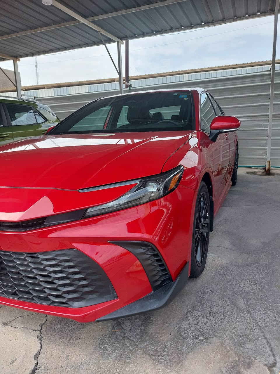 سلام عليكم
تويوتا كامري موديل 2025 

فول مواصفات SE هايبرد

ماشيه ٨ ميل 

حادث جاملغ خلفي وقبغ جنطه بدون داخل 

السعر 25500$ 

مكان السياره بغداد معارض الكريعات معرض القمه 

للاستفسار ***********
