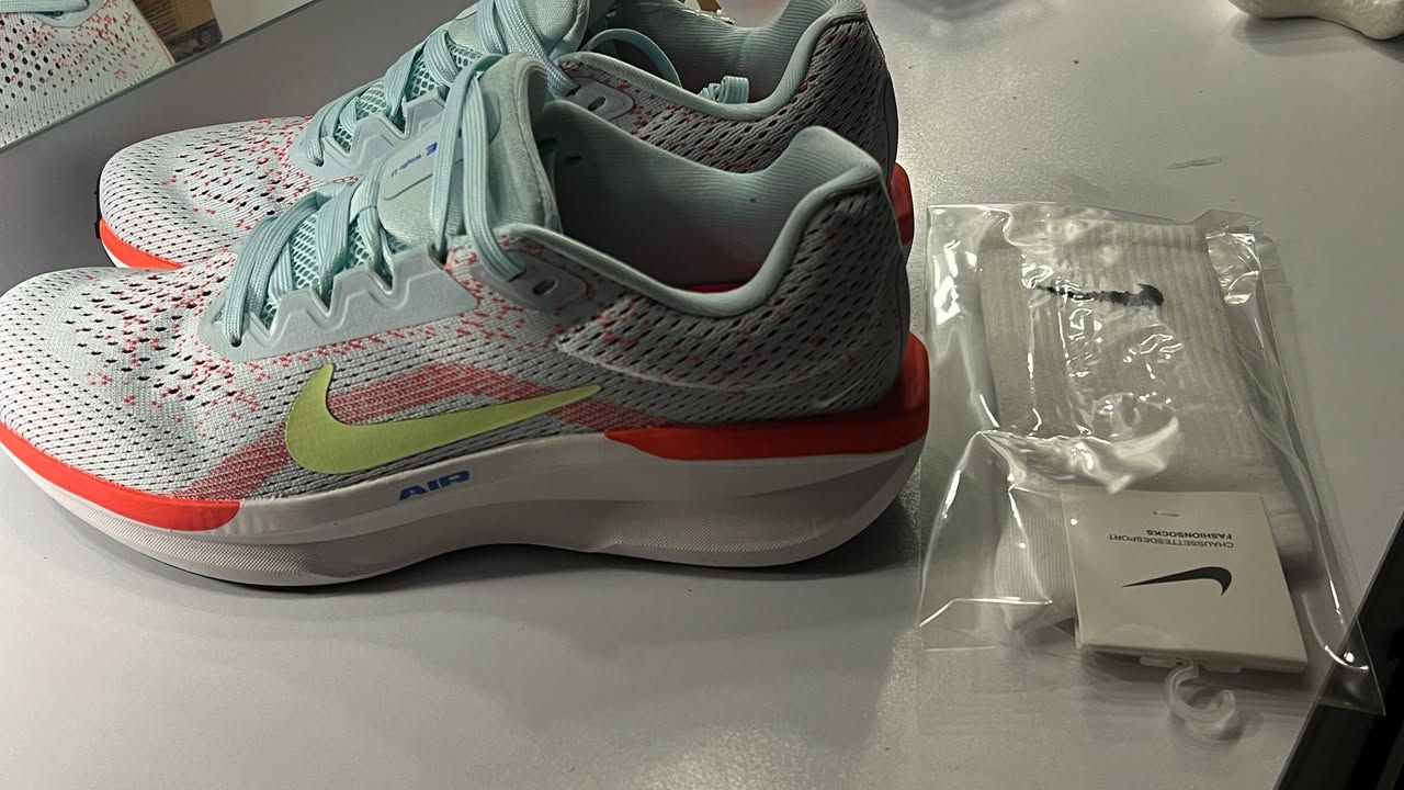 هذا المنتج هو حذاء الجري نايكي وينفلو 11 للنساء (Nike W واتساب ***********
