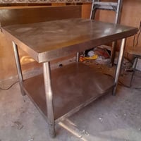 ميز ستيل • ١م×٨٠ • بغداد