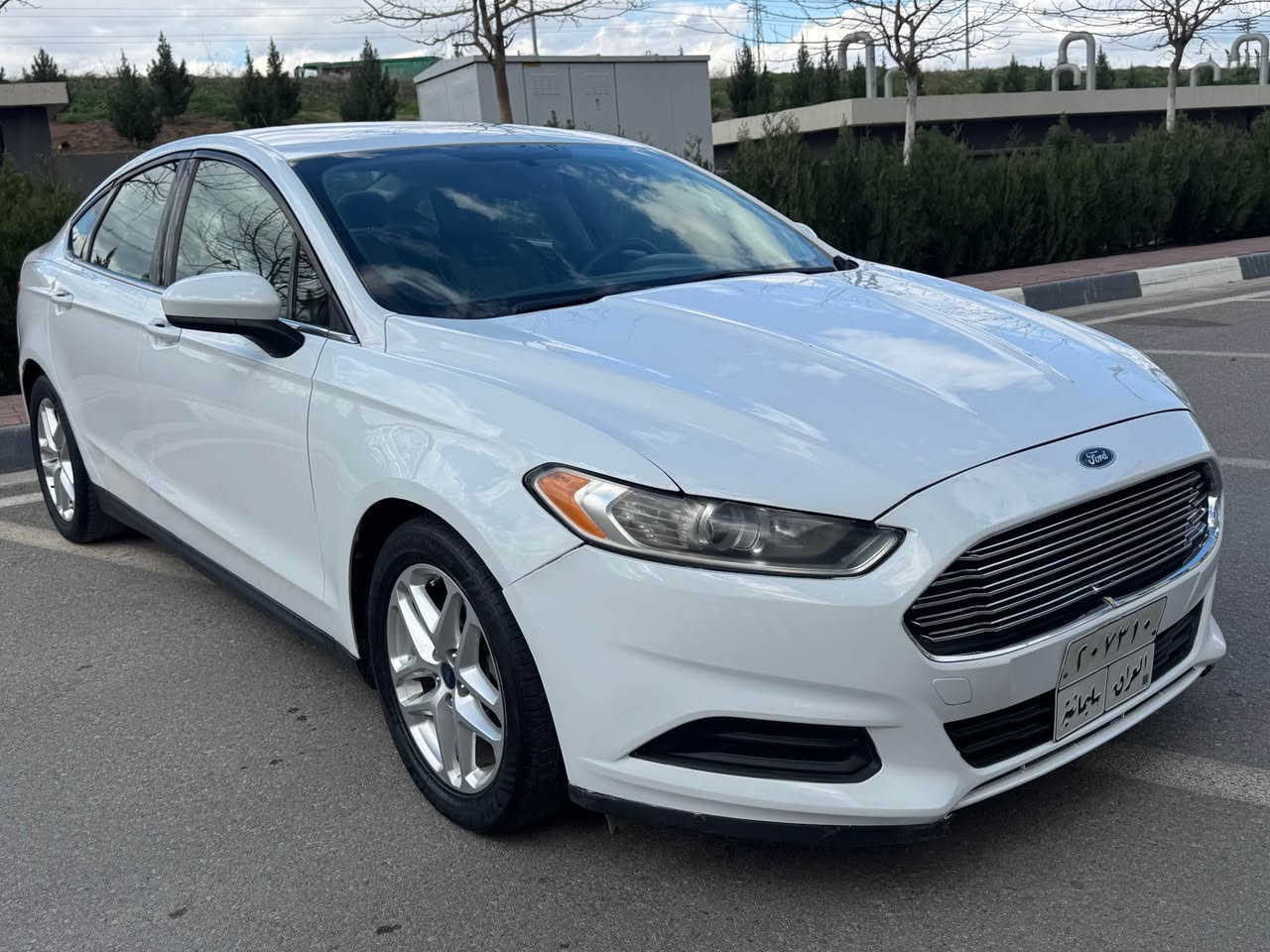 بە ناوی خوای گەورە
فۆرد فیوژن 2014 خلیجی نیڤا
مەکینە 2,5 بێ تۆربۆ مەڕغووب
سێ پارچەی پێشی بۆیاخە بێ ناو گرتن بێ ئێرباگ سارد و قوپاوی و شوختی نییه
ناو سپی گێڕ لە سەر سوکان سوکان ڤۆلیۆم تەحدید سورعە برێک بەسمە 
گێڕ و مەکینە بە شەرت بێ عەیب بێ کرانەوە تەقە و ڕەقەی نییه سەنەوی و تایەی تازەیە 
دینارێ مەسرووفی نییه 
شوێن سلێمانی
*********** السليمانية, العراق
