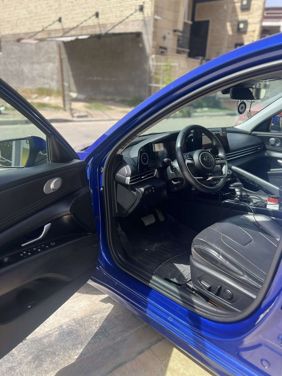 سلام عليكم
النترا موديل 2023 للبيع 
بانزين وهايبر سياره كوريه وارد امريكي 
موصفات سيارة 
بصمة 
فتحة
كشتات تدفئة وتبريد 
كشنات خزن ميموري 
كشتات كهربائي 
رادار امامي وخلفي وجوانب 
نقاط عمياء 
سياقة ذاتية 
تحديد مسار 
بيها هواي موصفات سيارة فول 
3 قطع صبغ 
سعر سيارة: 165$ بيها مجال 
المكان سيارة: بغداد حي القادسية او اليرموك 
الاستفسار : ***********
