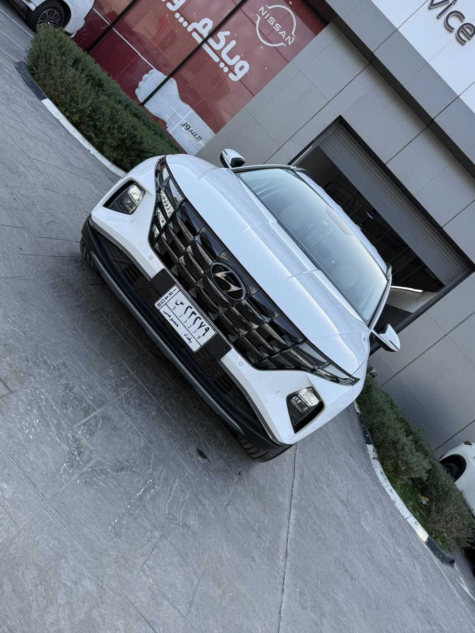 للبيع توكسان ٢٠٢٤ وكالة الاولى بعدها بالضمان ماشية ٦٠٠٠ كيلو فقط بحالة الزيرو السيارة فول عدا البانوراما
مكينه ٢٠٠٠
كشنات كهرباء
داخل ابيض
تبريد امامي وخلفي
شاحن واير ليس
انارة اوتو مع حركة الستيرن
شاشة ابل كار بلي 
حساسات امامي وخلفي
وبعد بيها مواصفات السيارة مكفولة من كلشي
مكانها اليرموك 
***********
السعر 22500$ وبيها مجال
