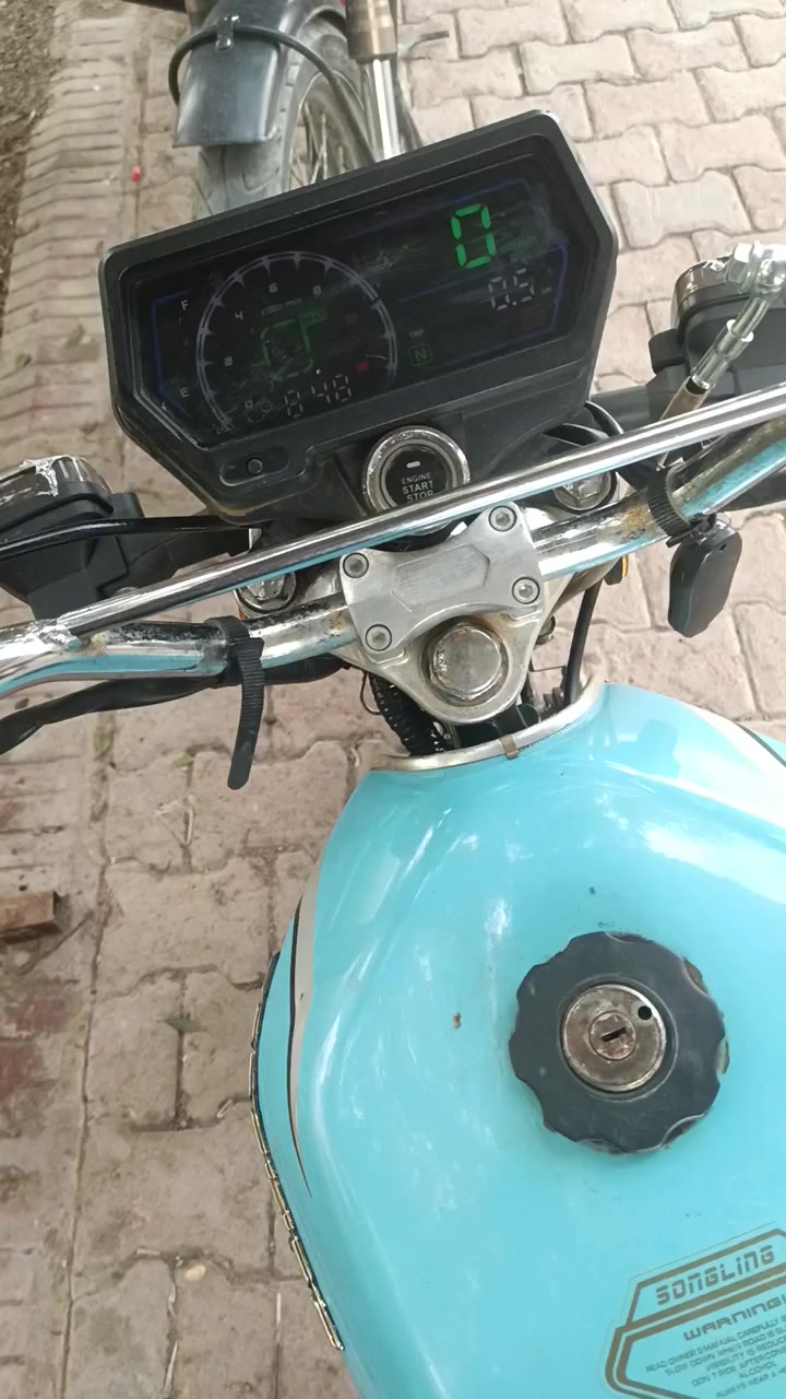 دراجه البيع موديل 2024 محرك 200 السعر 575 بيه مجال اوراق كمله دراجه كفاله عامه وتشغيل عن بعد  اتصال *********** متواجد وتساب وخاص فيس بكاني بعقوبه قرب مستشفئ العام
