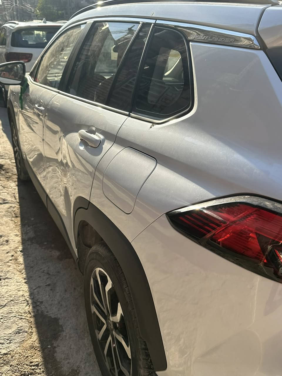 سلام عليكم
فرونتلاندر 2025 S
ممشاها 1000 زيرو كلشي ع حطته حته شعر التايره بعده 
مابيها شي عدا هذا الشخط بدعاميه ومواصفاتها معروفه ال S
مكانها البلديات 
***********
