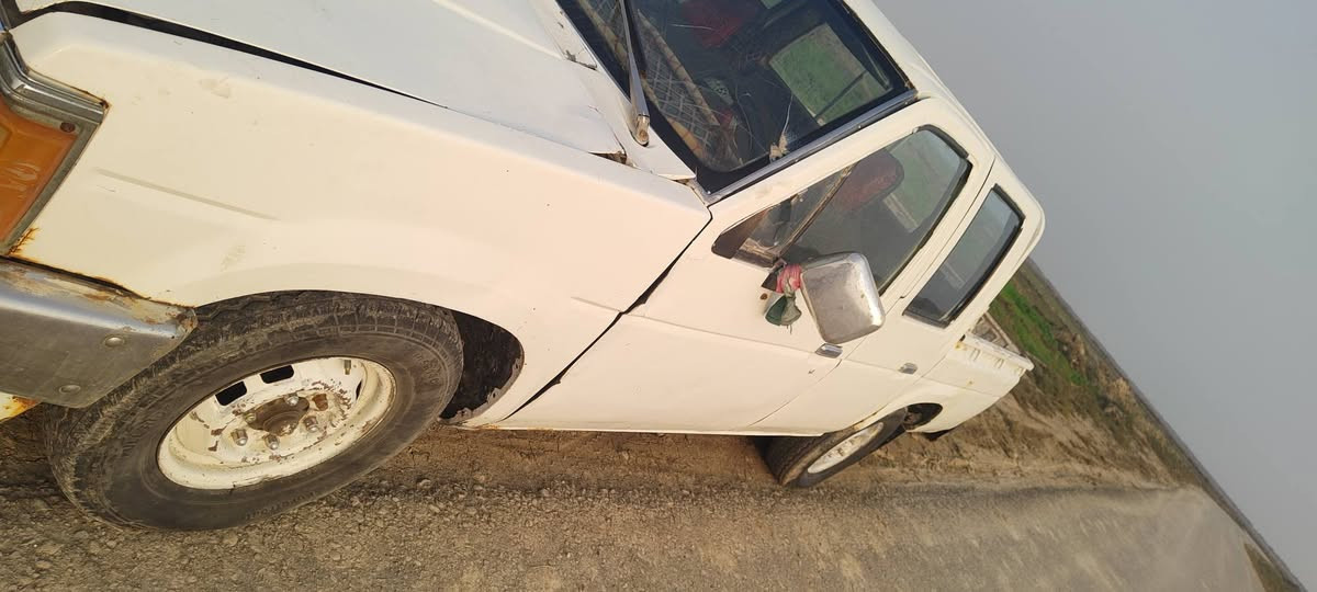 سلام عليكم
مكلف بالنشر 
سيارة نيسان 1987 سنوية منتهية 2019 الشاصي بية گطع
السعر 22 وبية مجال بسيط في الناصرية الغراف 
للاتصال ***********
