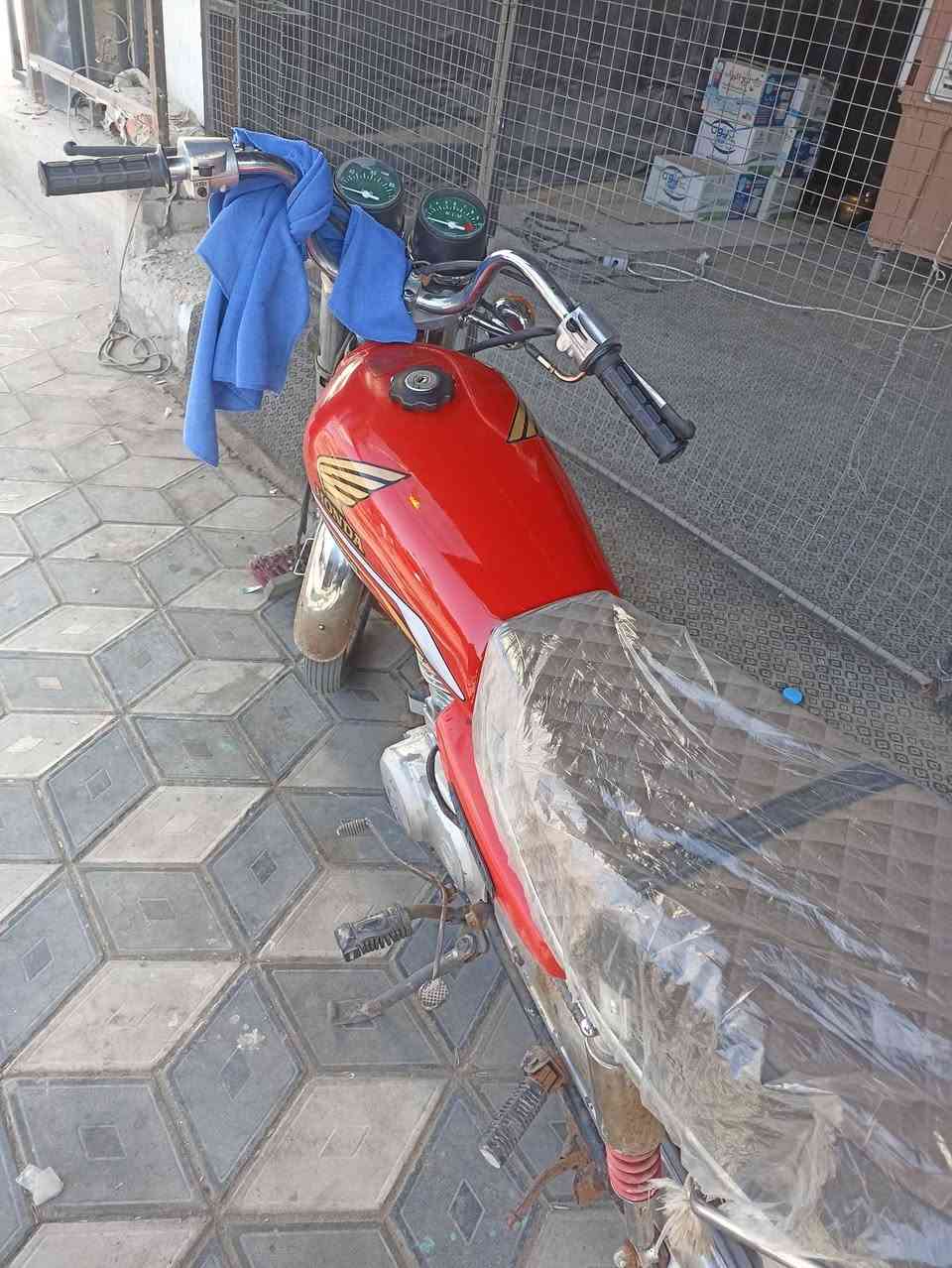 سلام عليكم دراجه نامه موديل 20 اوراق دراجه مبدل بيها ولفات سعر 600 وبيها مجال


**إذا كنت صاحب هذا الإعلان وتريد حذفه لأي سبب، رجاءا أرسل رسالة إلى الدعم الفني**
