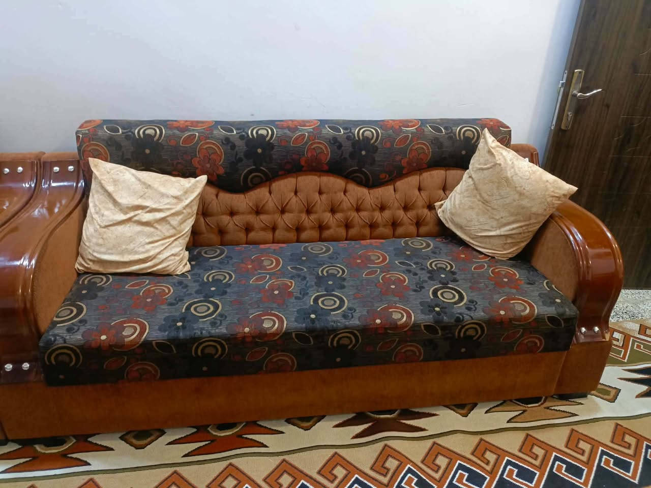 السلام عليكم تخم ل البيع 10 مقاعد اي ضرر مابي السعر ب350 وبي مجال المكان شهربان ‏‏‪***********‬‏
