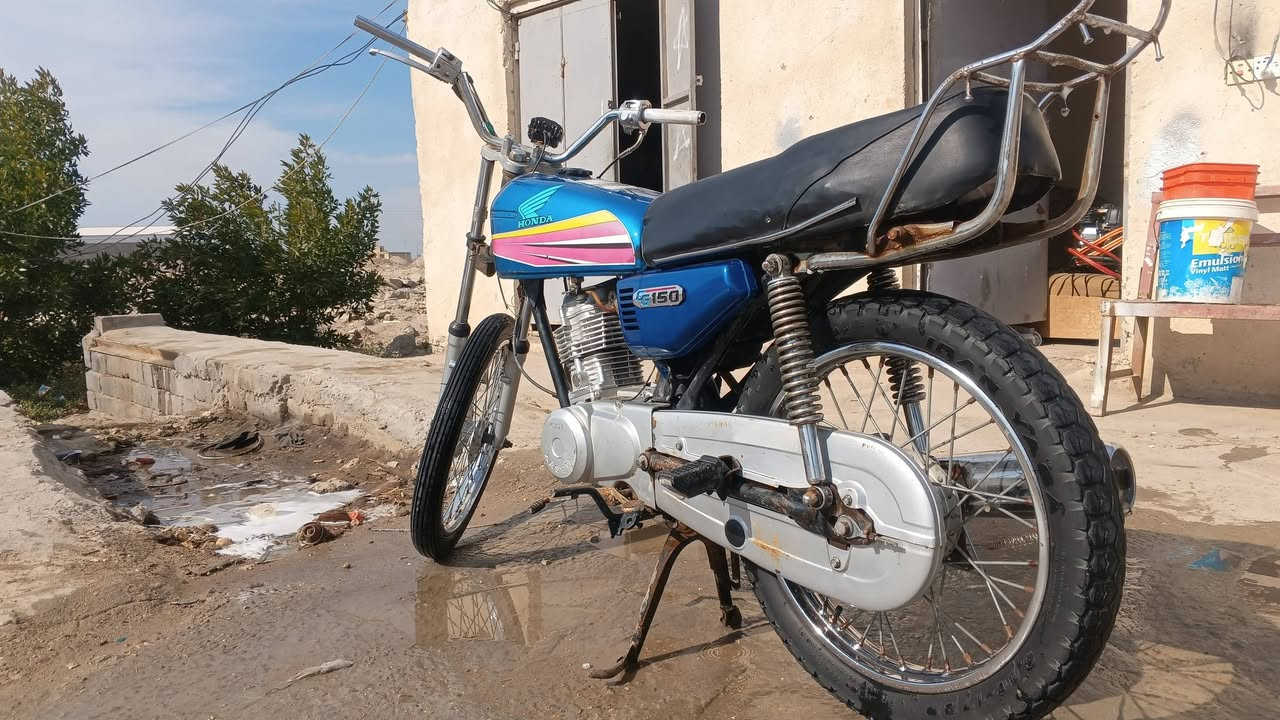 سلام عليكم
دراجه كلك للبيع سعر 350وبيه مجال 
***********
